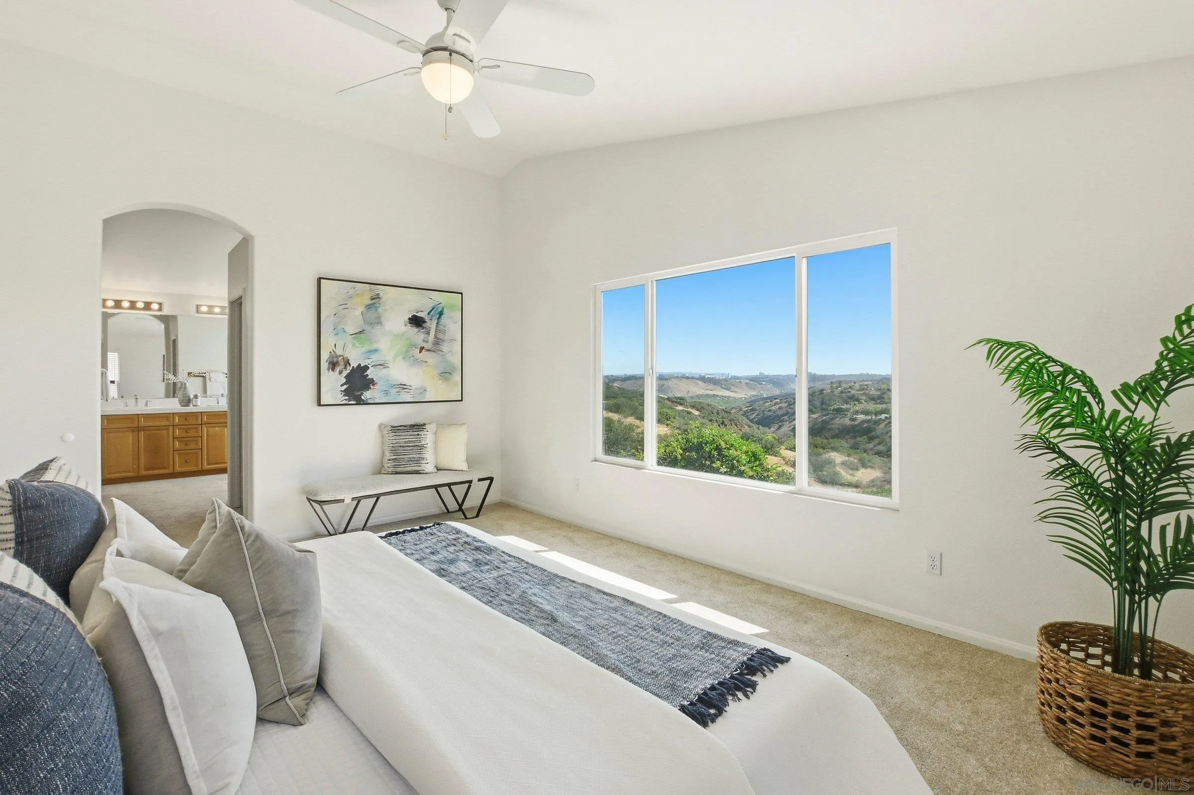 https://cdn.realtyfeed.com/cdn/127/260014289/a9305380ae50e27668ca9404fb981168.webp