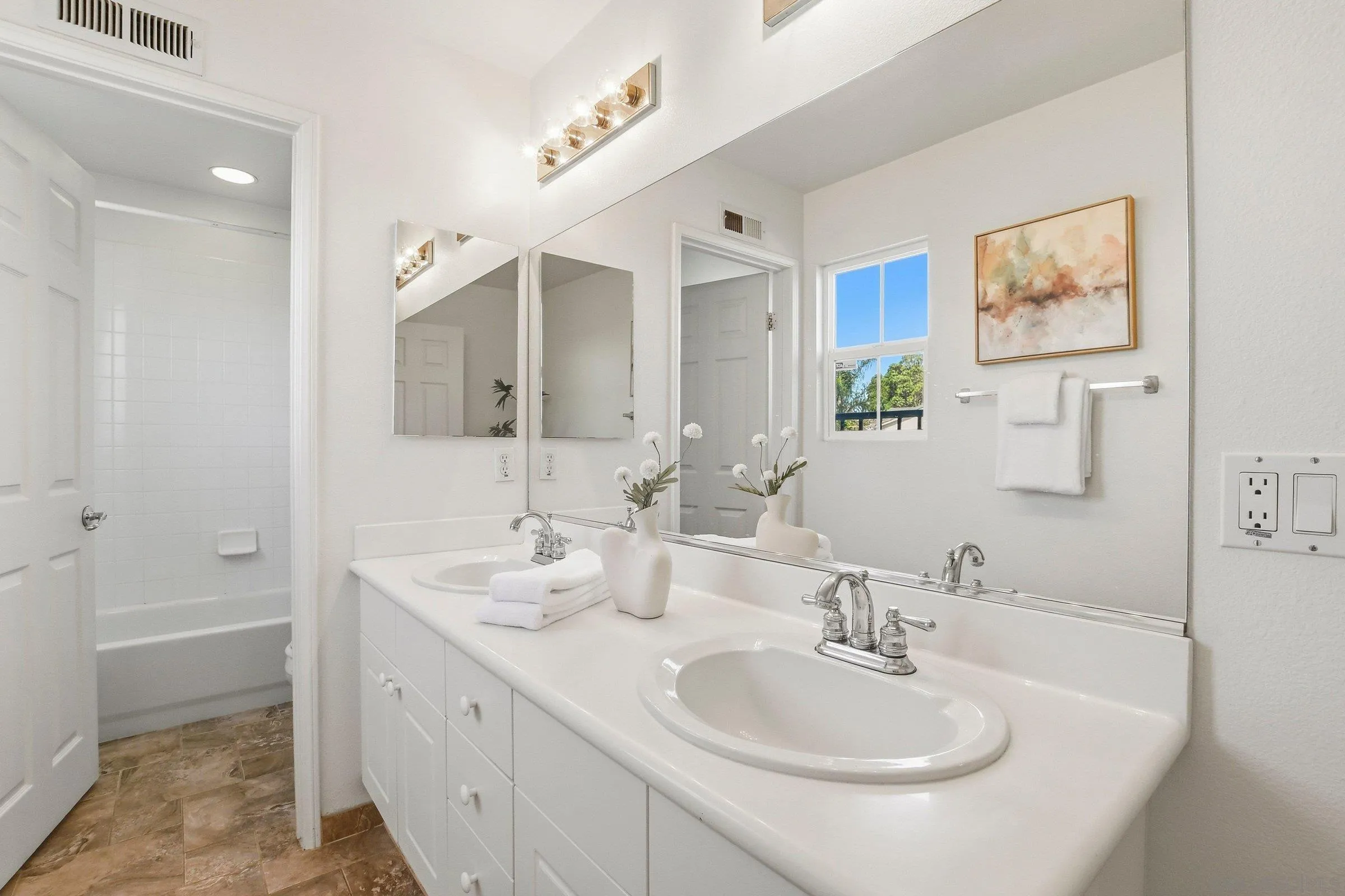 https://cdn.realtyfeed.com/cdn/127/260014289/bcf614e7e893257970bd131b314adeb6.webp