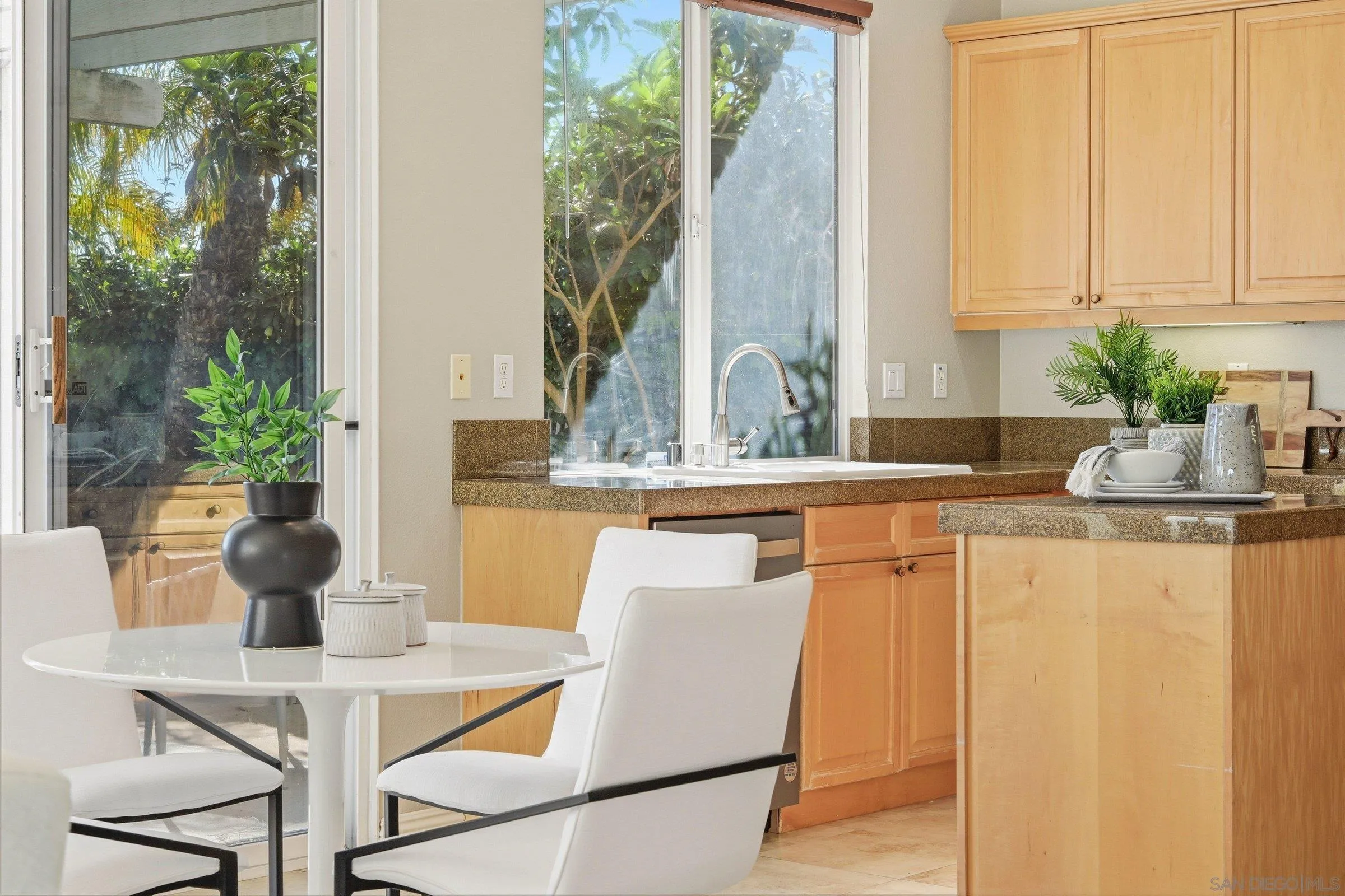 https://cdn.realtyfeed.com/cdn/127/260014289/d4ea5dc7f053842ee20723db4cfc9159.webp
