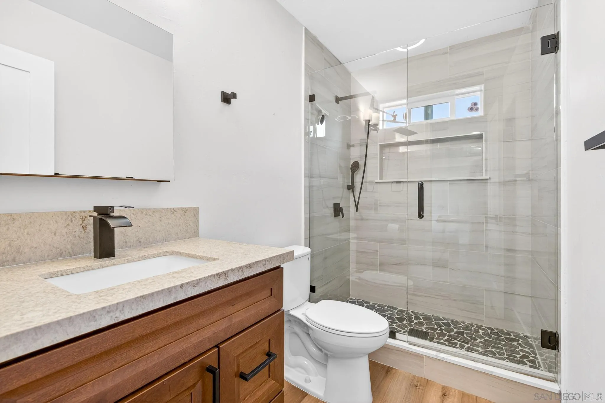 https://cdn.realtyfeed.com/cdn/127/260014290/0ce10267889d828382bdee33b9c03c1f.webp