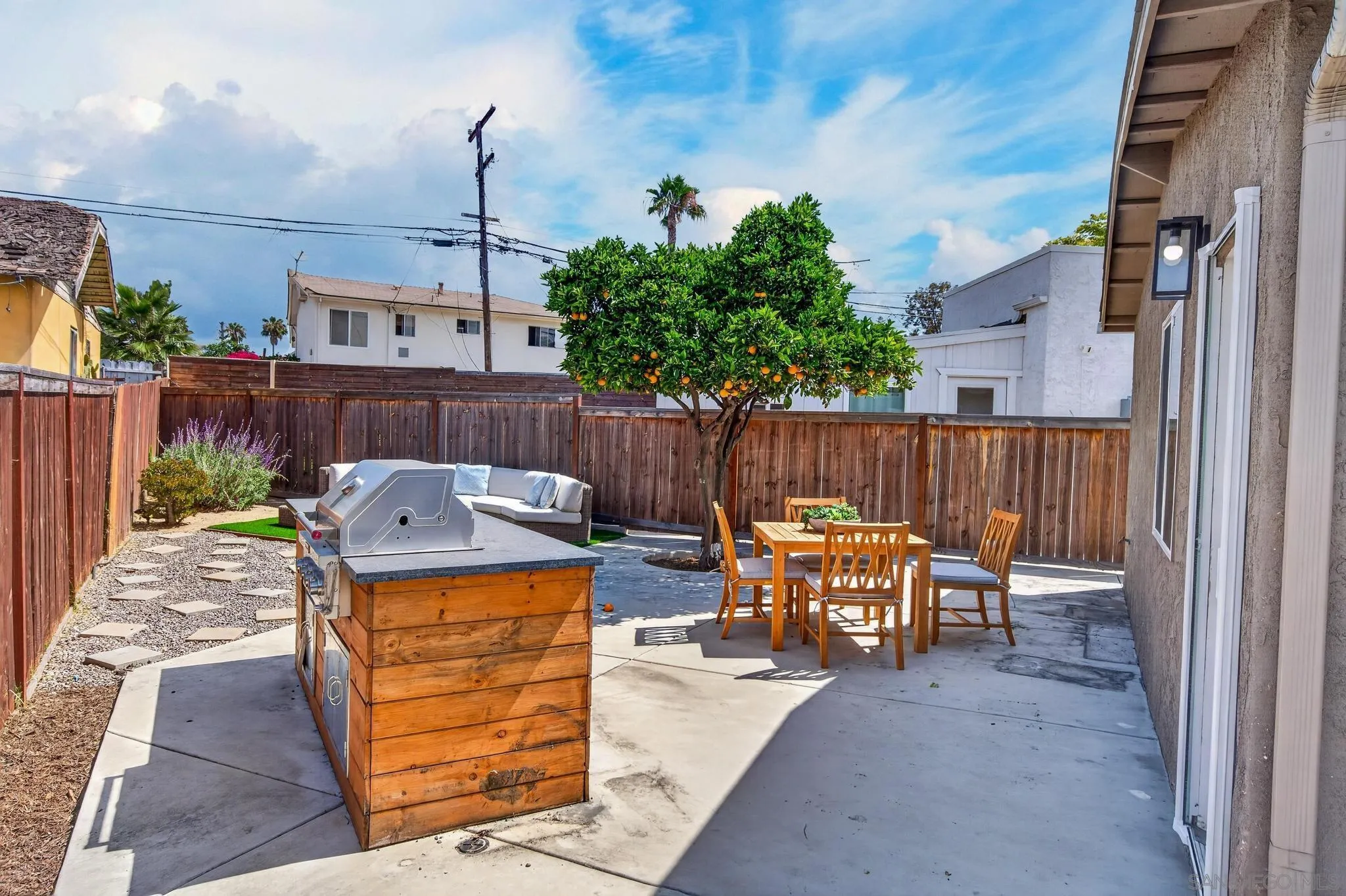https://cdn.realtyfeed.com/cdn/127/260014290/5c67839a4160f8b21d2d32153df88801.webp