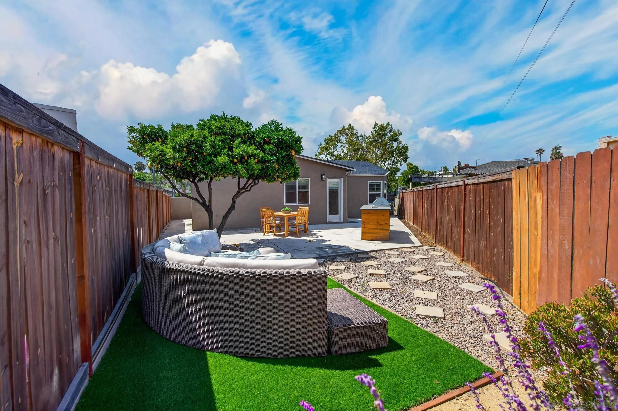 https://cdn.realtyfeed.com/cdn/127/260014290/b2fd2d56b71244057af5c44afe625015.webp