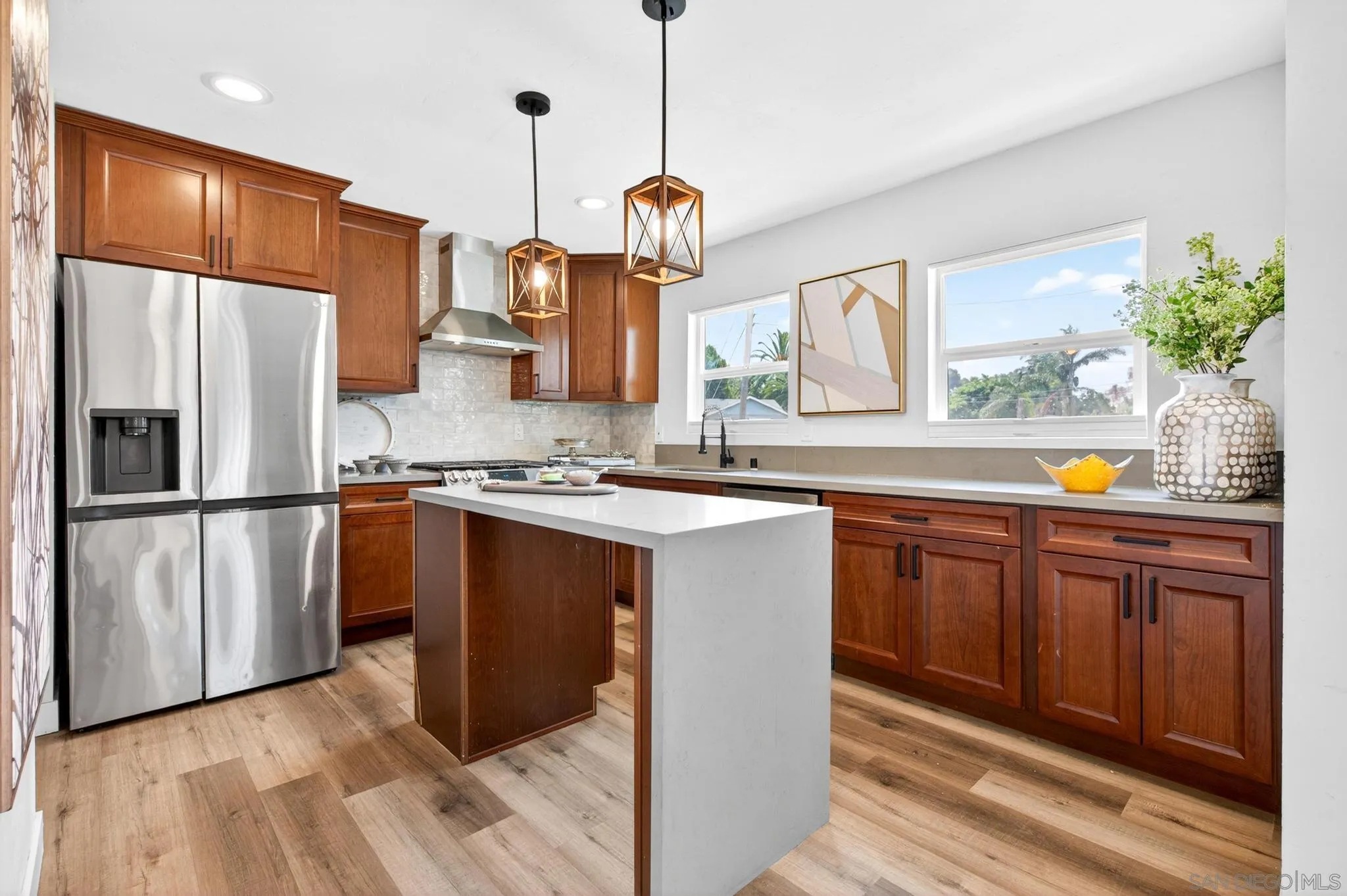 https://cdn.realtyfeed.com/cdn/127/260014290/e8ca3f03c31152fc6a0b01e54588080e.webp
