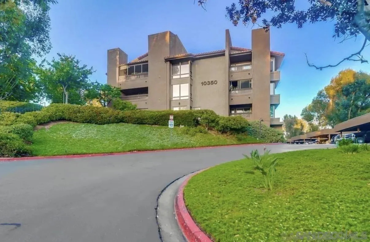 https://cdn.realtyfeed.com/cdn/127/260014291/04b9f1b62c05f9f7afc545e0d9a8fed7.webp