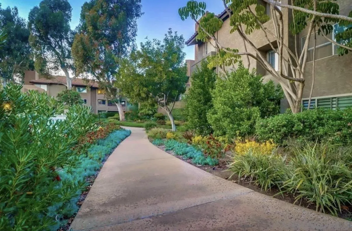 https://cdn.realtyfeed.com/cdn/127/260014291/bd76cc7c581cf6cb44b710dfb3356ad0.webp