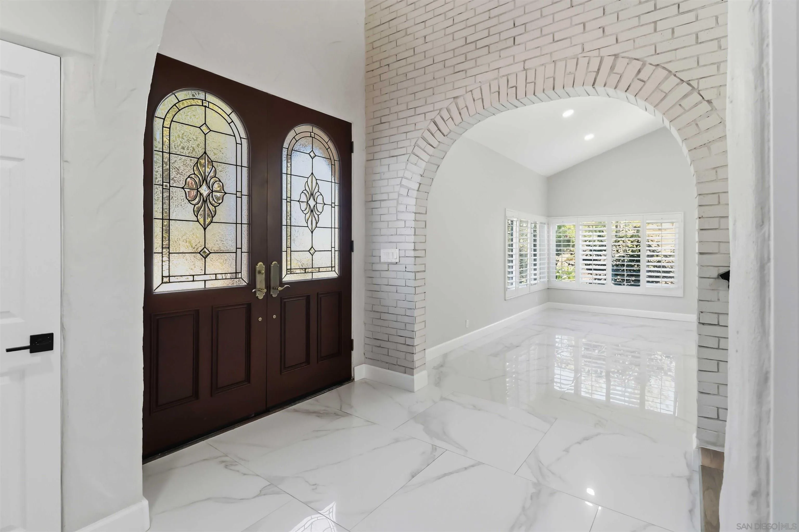 https://cdn.realtyfeed.com/cdn/127/260014292/bb5ecf8e6ba1e85effd3fa866a1720ec.webp