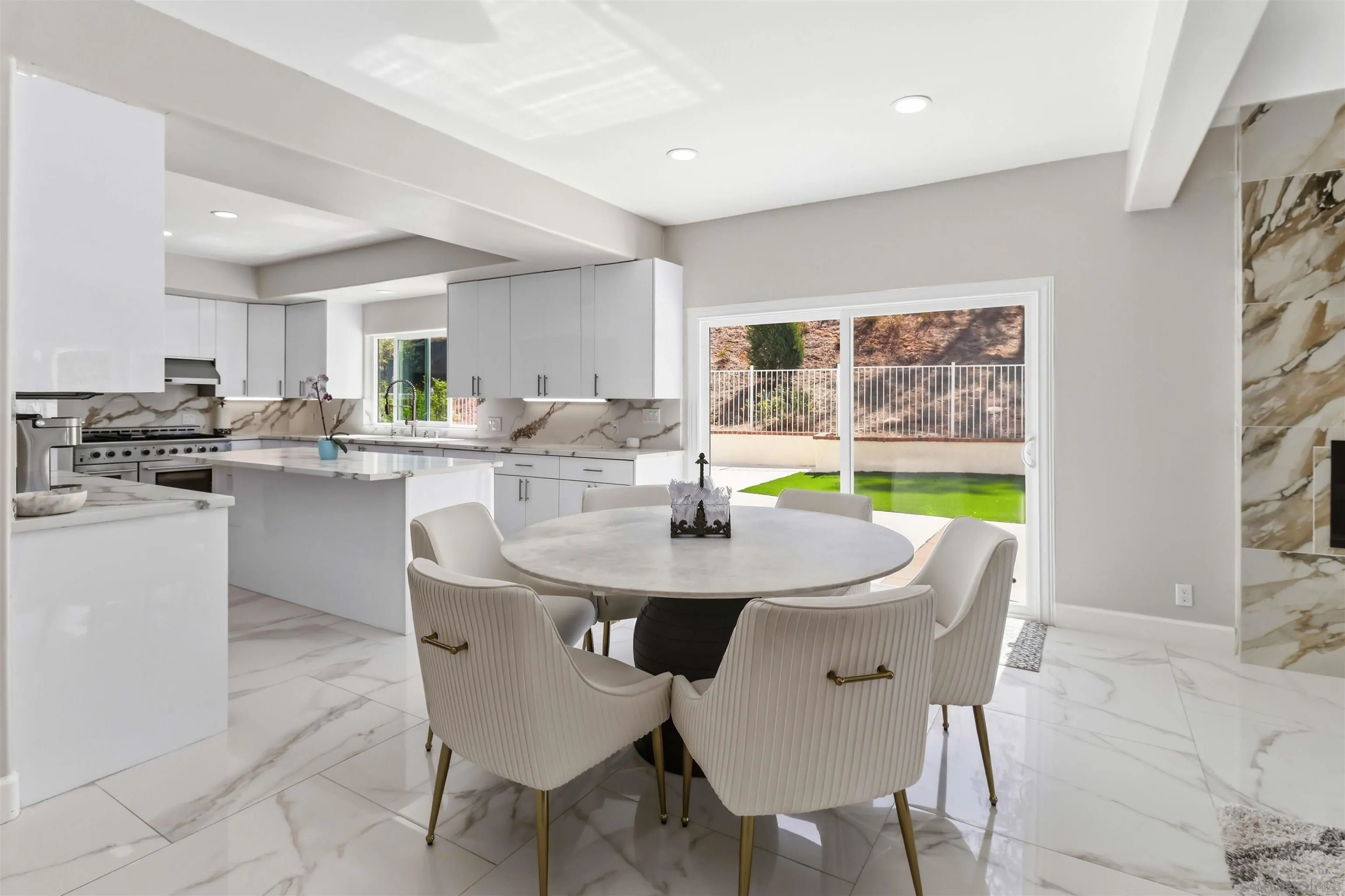 https://cdn.realtyfeed.com/cdn/127/260014292/c9d15d8c2411fde57fa47ef298fd1781.webp