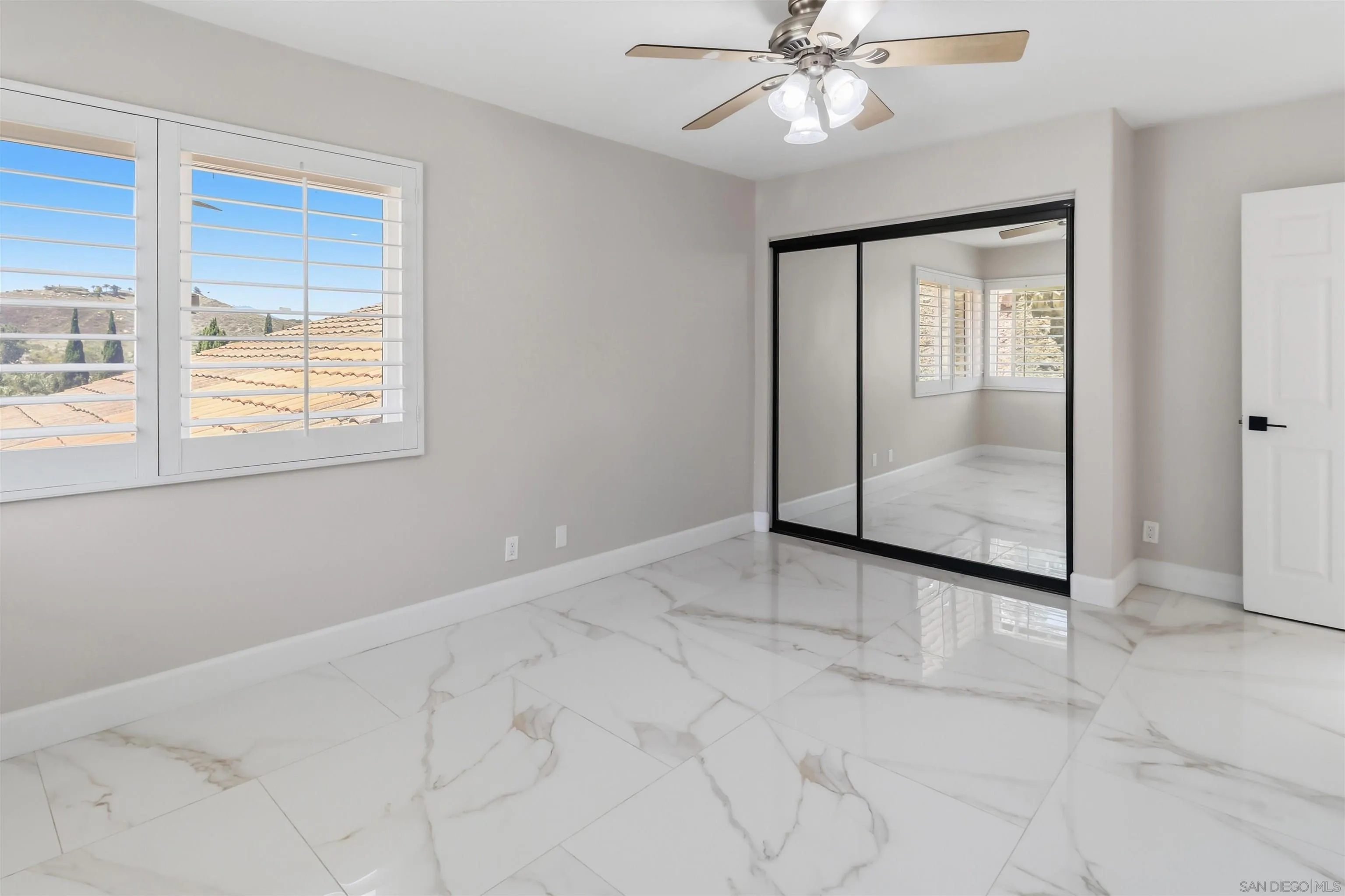https://cdn.realtyfeed.com/cdn/127/260014292/eb60c053b7ffb94bd1d399122d8d8ca3.webp