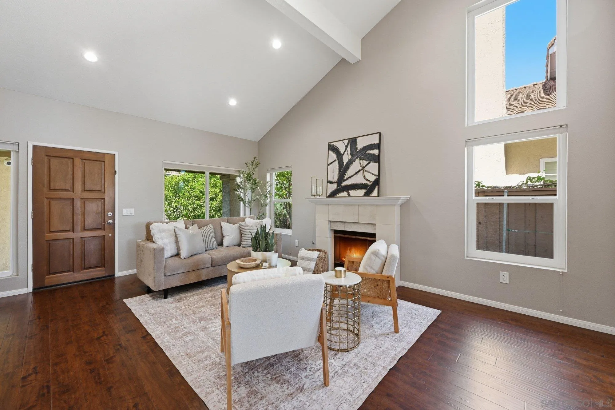 https://cdn.realtyfeed.com/cdn/127/260014293/889a5bd63e10dada7fb00f3ffa176002.webp