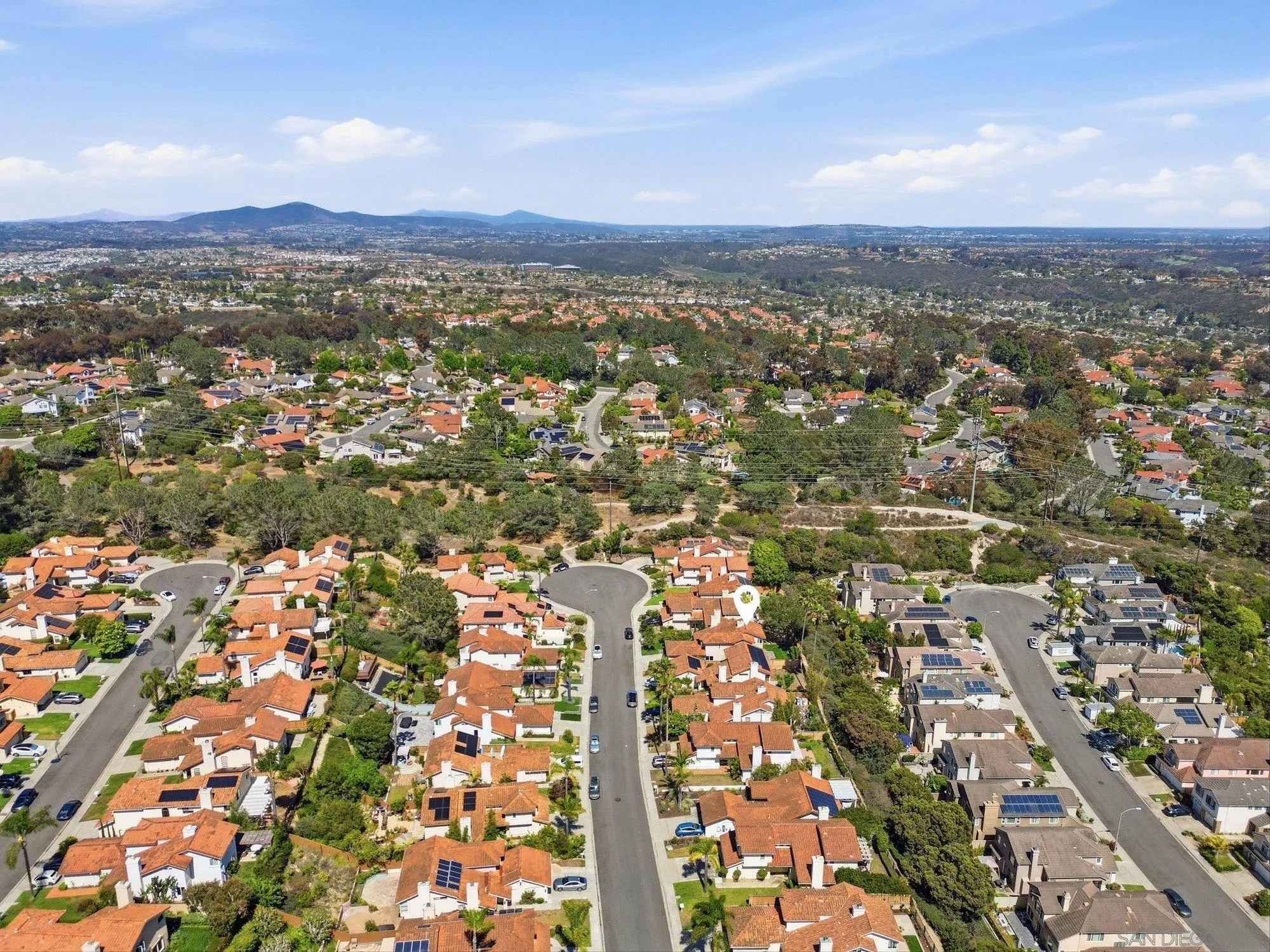 https://cdn.realtyfeed.com/cdn/127/260014293/9438cfca1ab19dafad7fb300b5789f00.webp