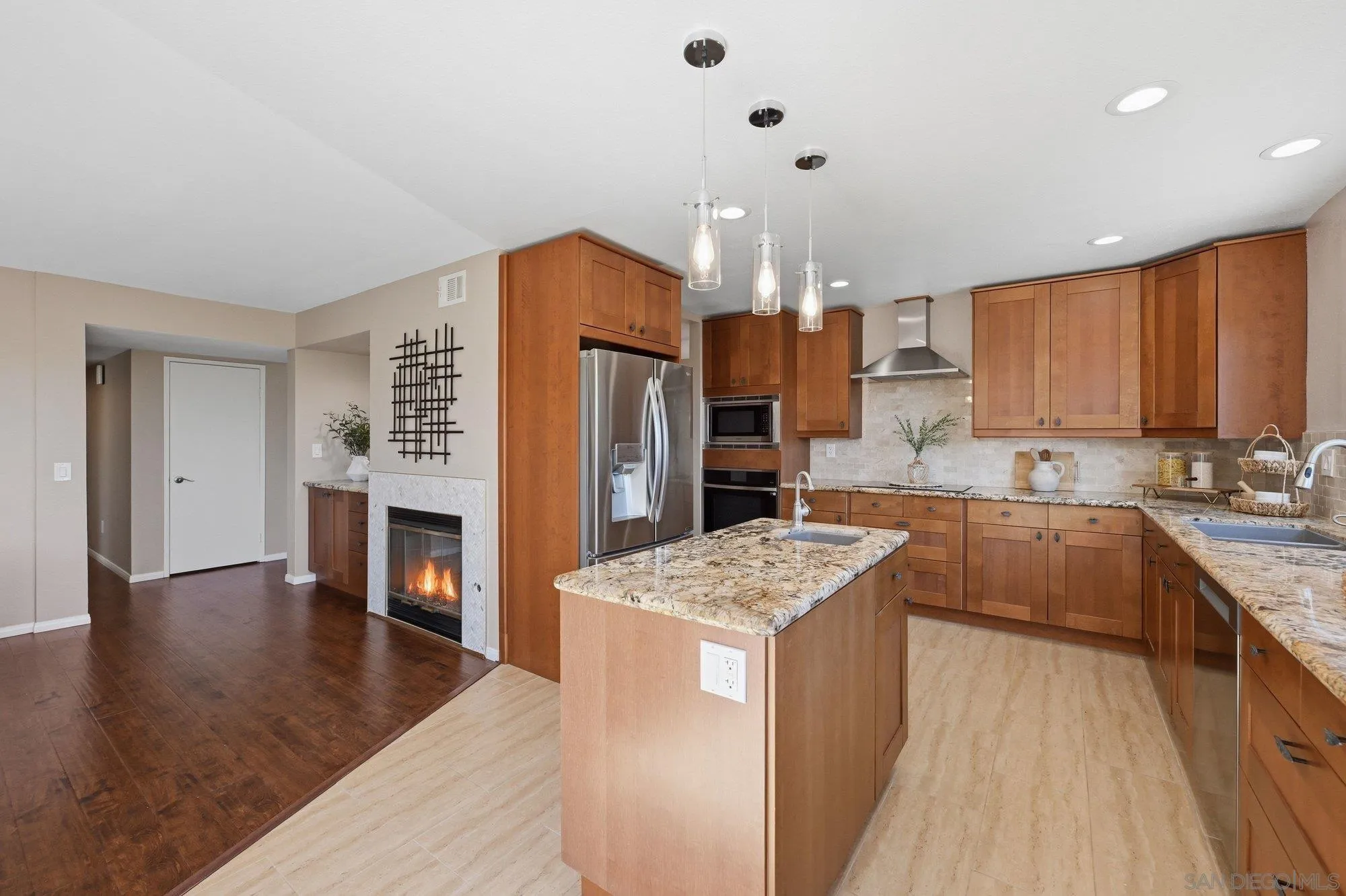 https://cdn.realtyfeed.com/cdn/127/260014293/c4d31272006dff3e6189485ec7c255a1.webp