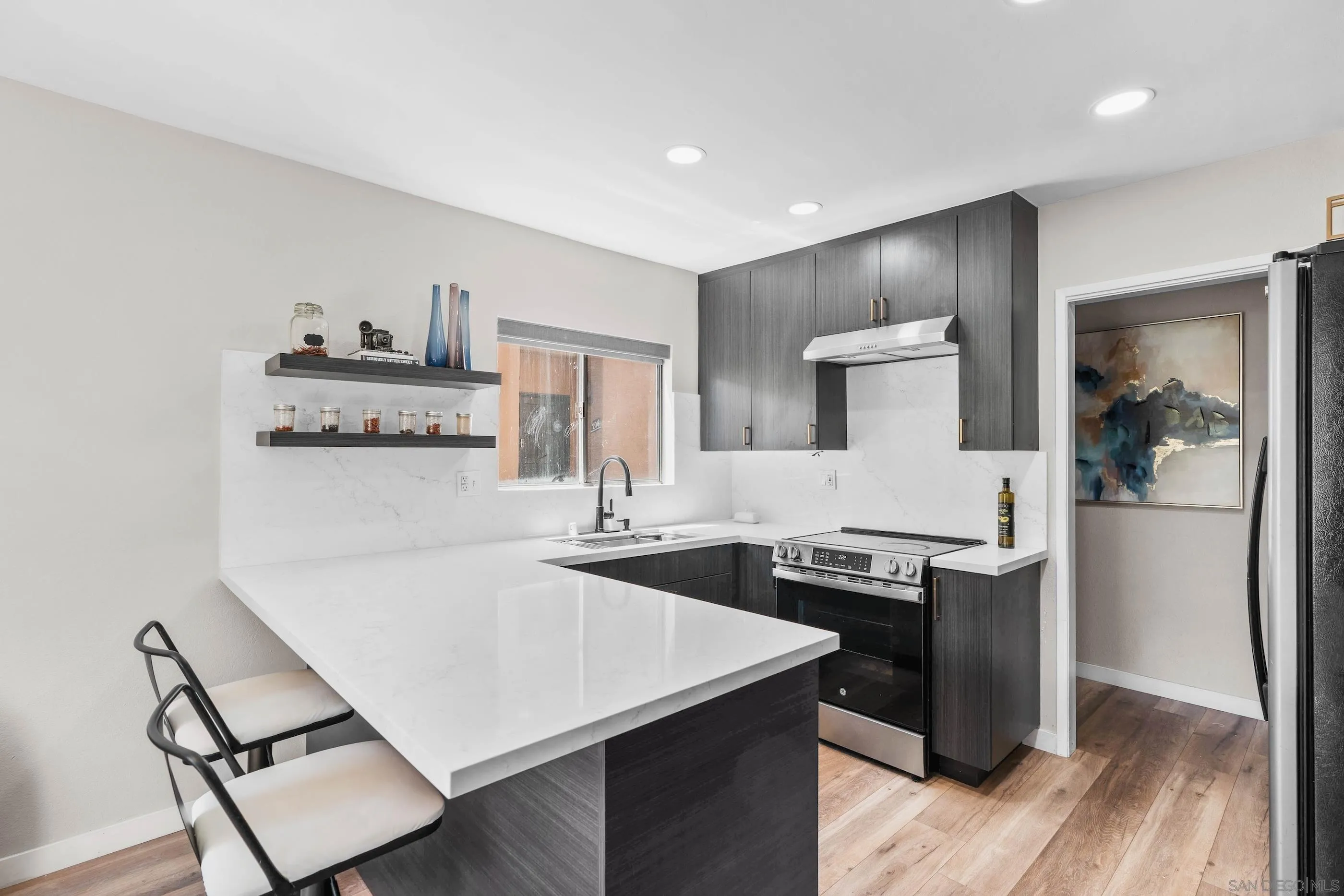 Photo #3: 2600143 Listing: Photo #3