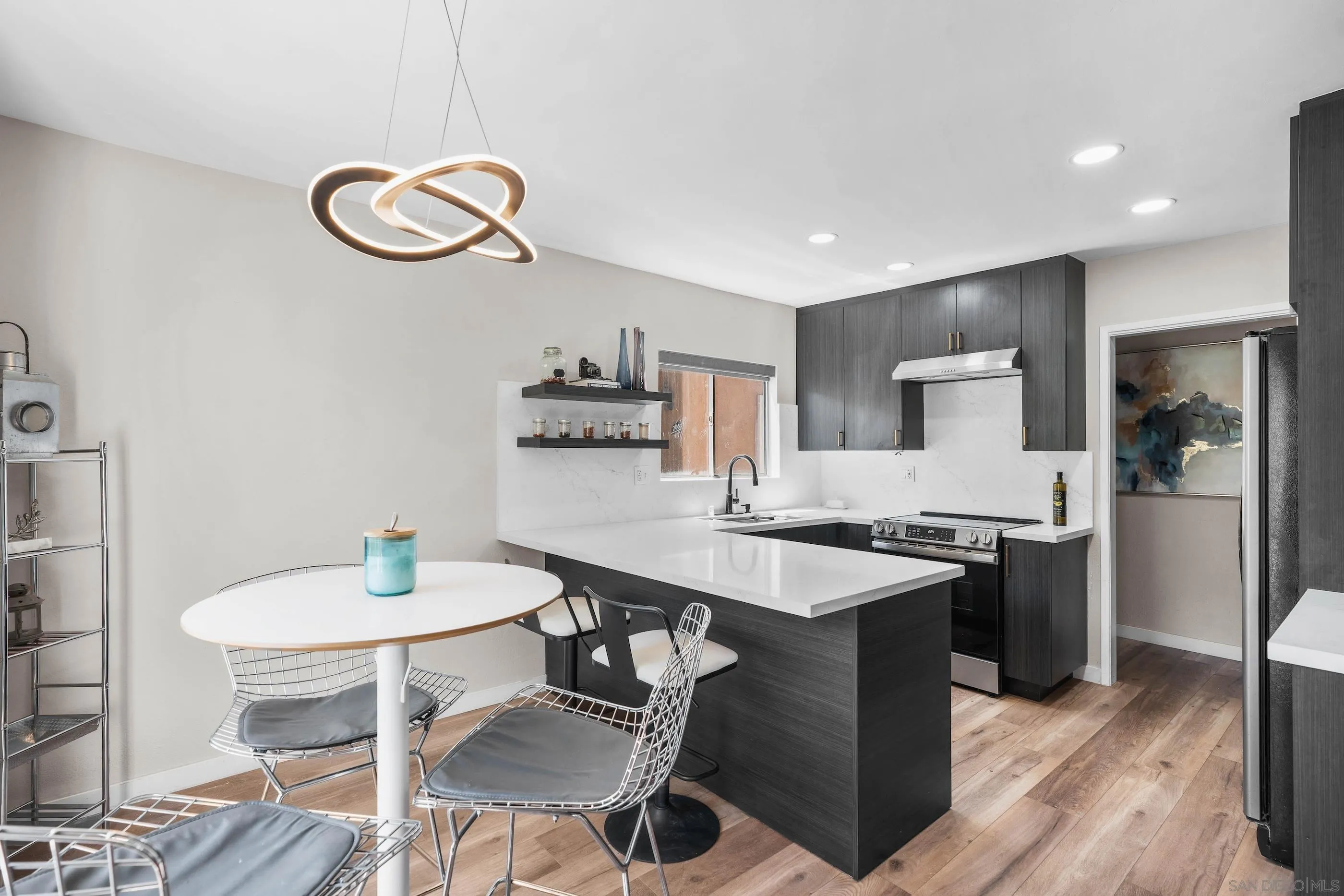 Photo #4: 2600143 Listing: Photo #4