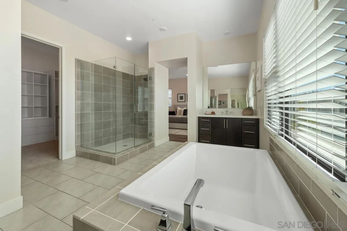 https://cdn.realtyfeed.com/cdn/127/260014300/aab5abb8efff569f802b1f8e44bcd3fe.webp