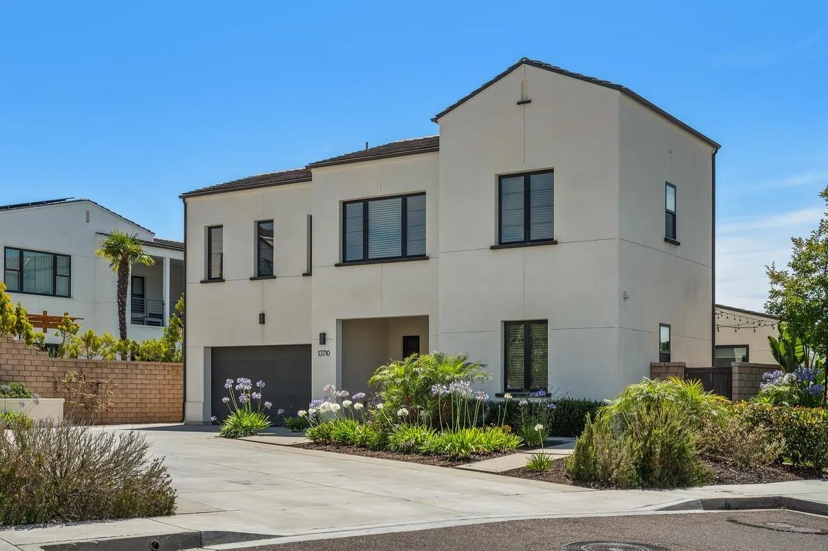 https://cdn.realtyfeed.com/cdn/127/260014300/cd8992860985c25fa984c401bb74f12a.webp