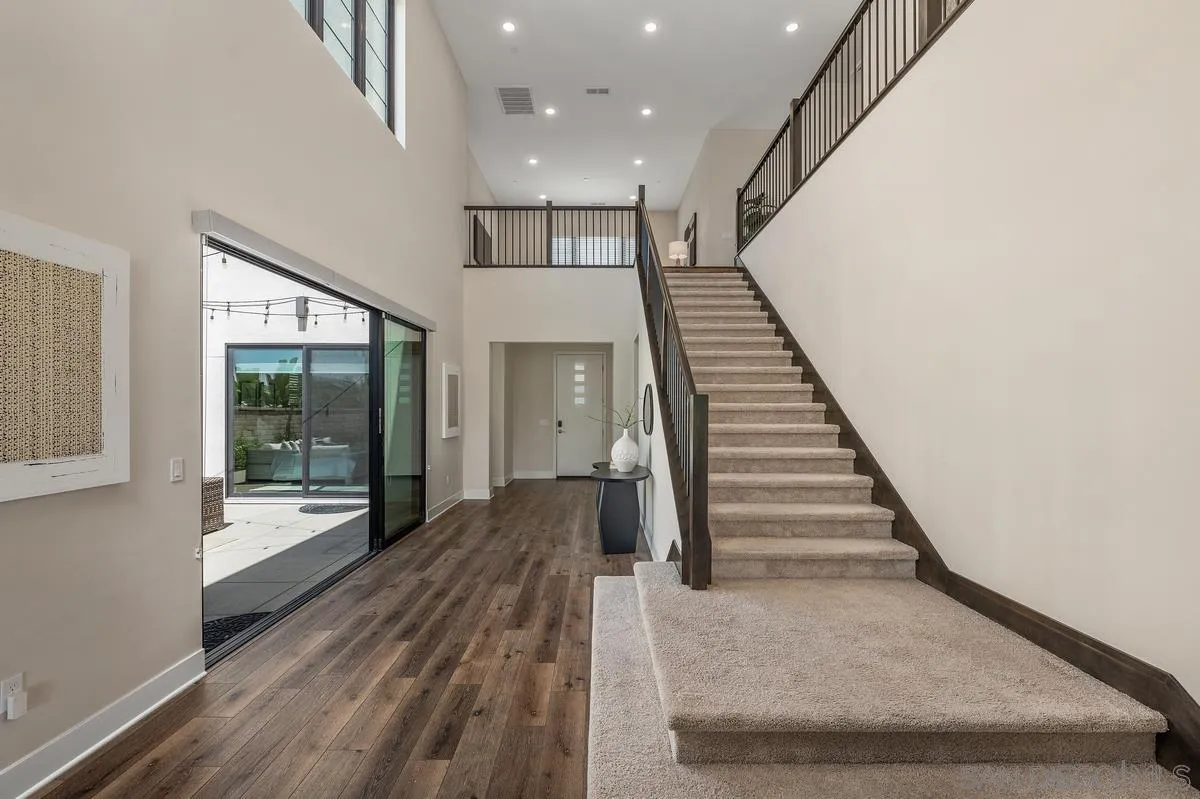 https://cdn.realtyfeed.com/cdn/127/260014300/db3e4aa32b3d62533cc34efc21f9a107.webp