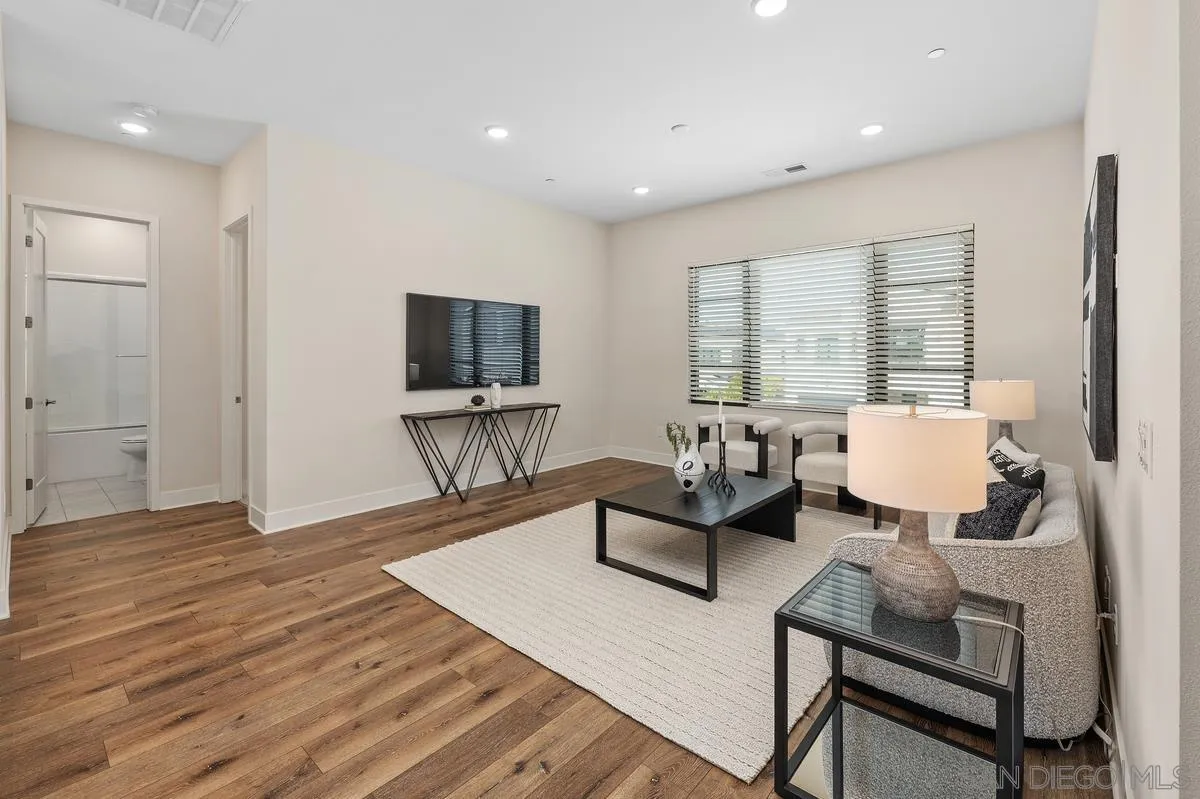 https://cdn.realtyfeed.com/cdn/127/260014300/e4e1507e7fd671271dc6ab630f30a108.webp