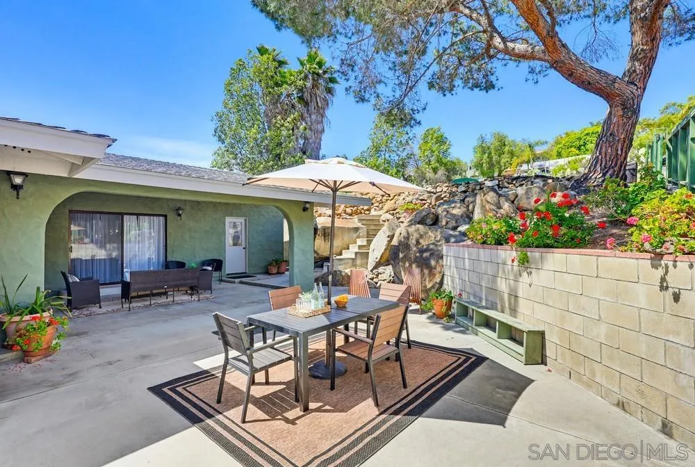 https://cdn.realtyfeed.com/cdn/127/260014301/72ee38857bd1ae6406a7a676bac52cc5.webp