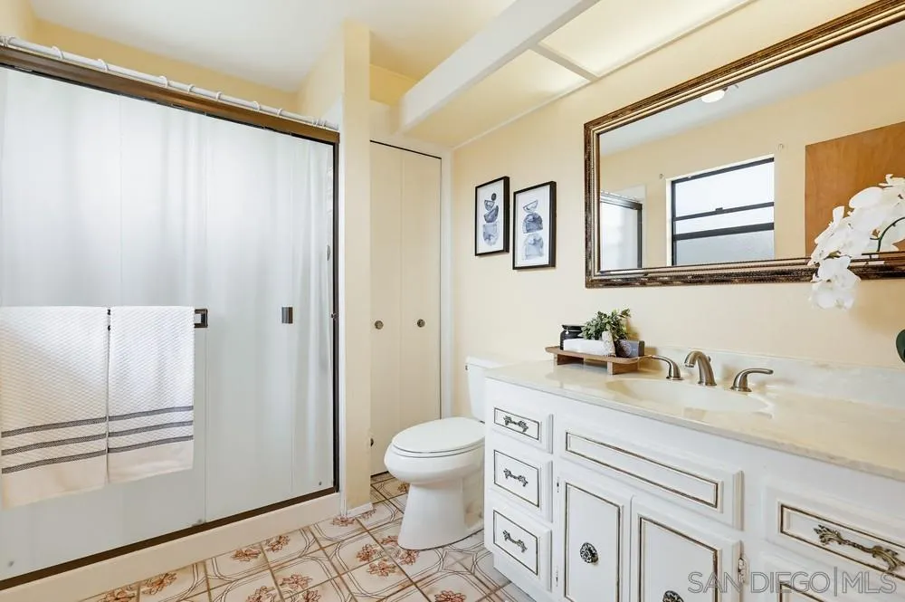 https://cdn.realtyfeed.com/cdn/127/260014301/744947bed692e44eb285dc50a7c1dabf.webp