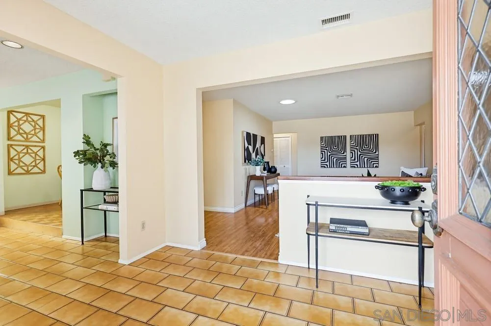 https://cdn.realtyfeed.com/cdn/127/260014301/ae771339491df9ec4bc70cd2d03be5eb.webp