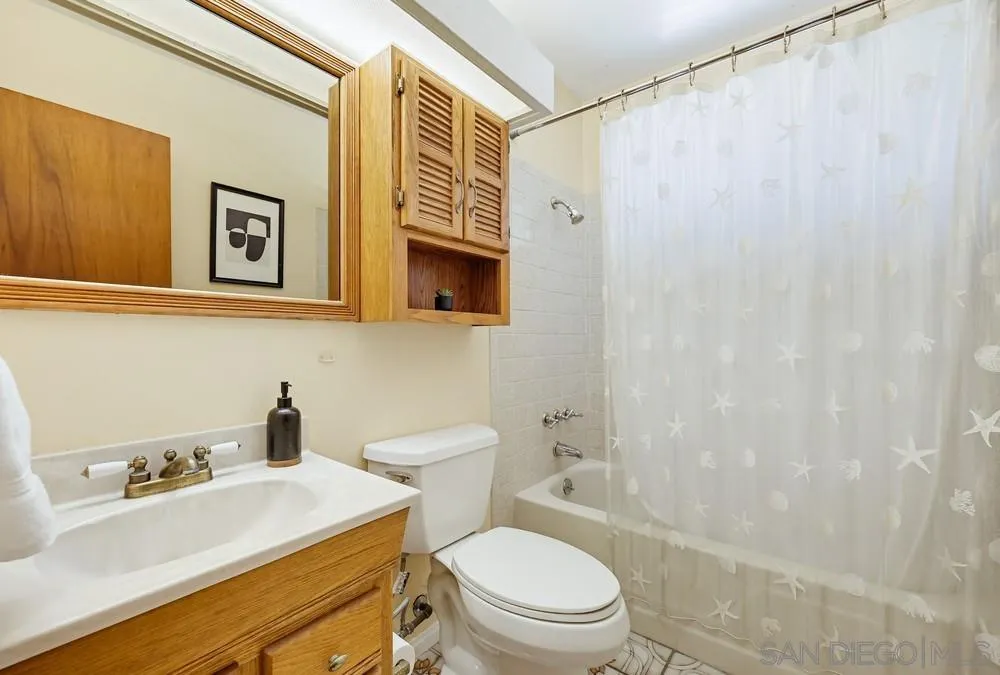 https://cdn.realtyfeed.com/cdn/127/260014301/cf25cadaf23cb4f9945c999e799042f3.webp