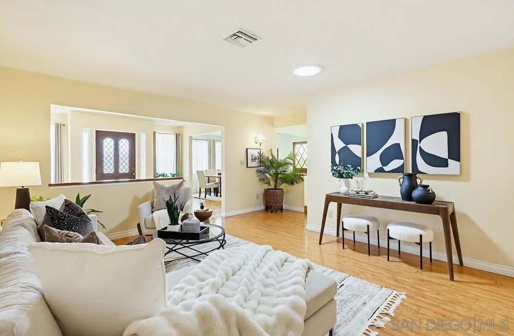 https://cdn.realtyfeed.com/cdn/127/260014301/d6b9c9341f33d88e61b725561c0855ff.webp