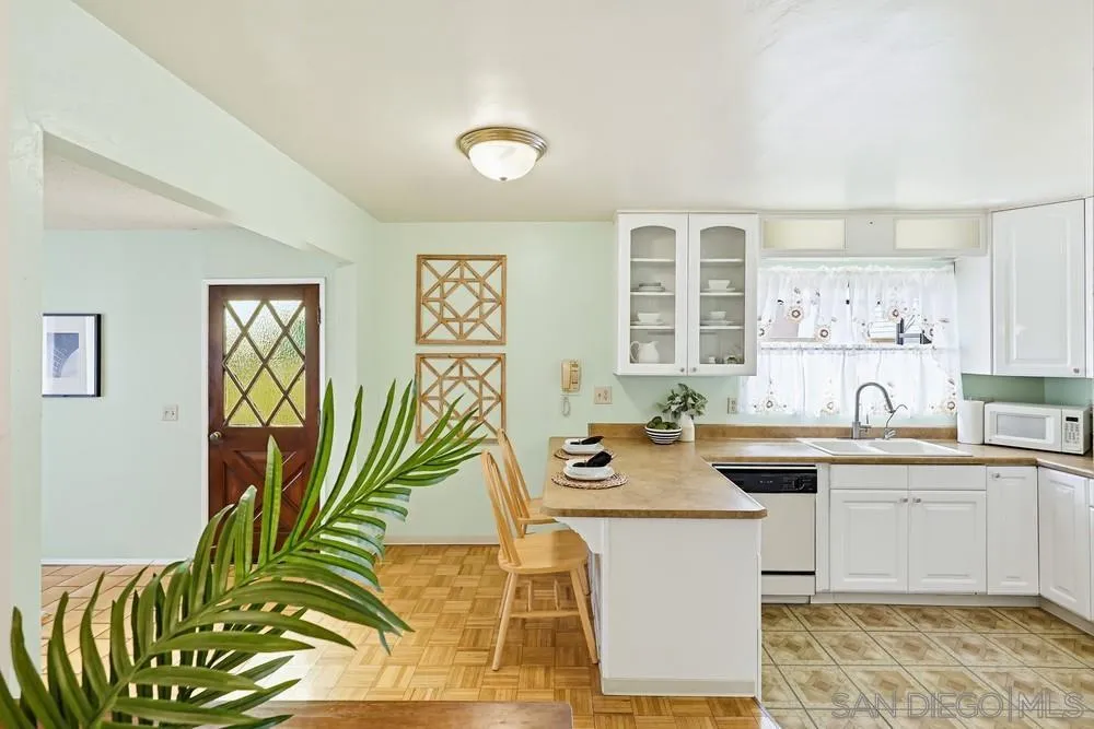 https://cdn.realtyfeed.com/cdn/127/260014301/f3a226fffa83298939b60f5f7d1bd73c.webp
