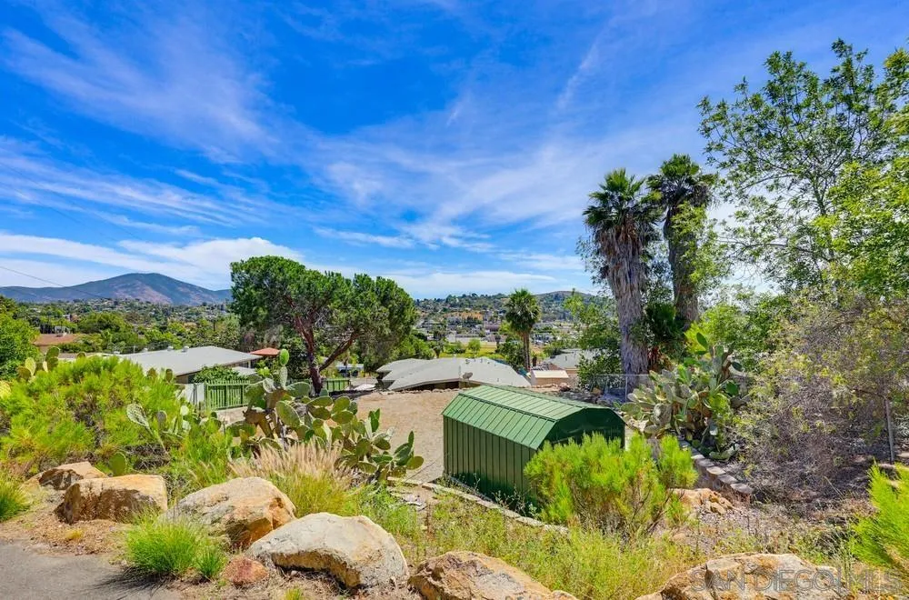 https://cdn.realtyfeed.com/cdn/127/260014301/fd13f90f7409f0803670528fdf0f084c.webp