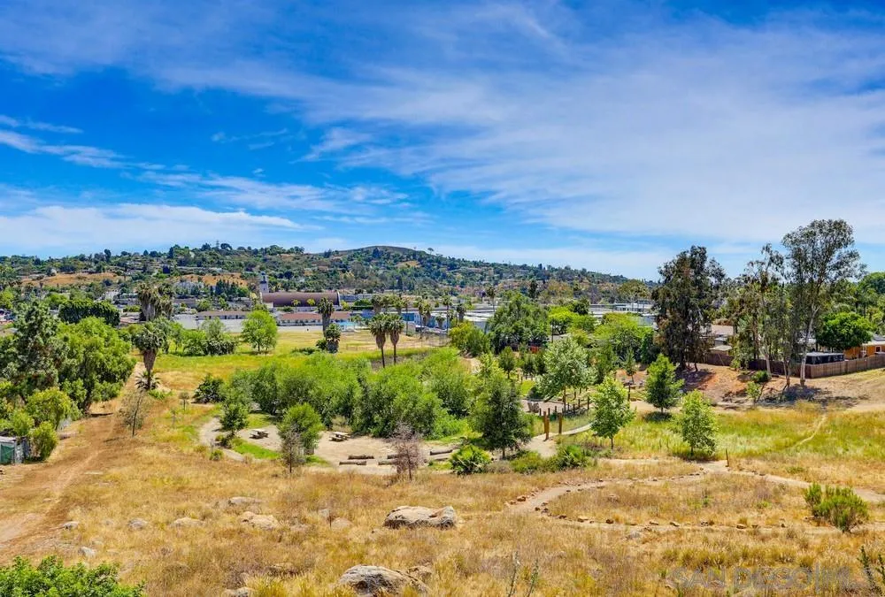 https://cdn.realtyfeed.com/cdn/127/260014301/ff3e63cdad34e444554590cd90f14898.webp