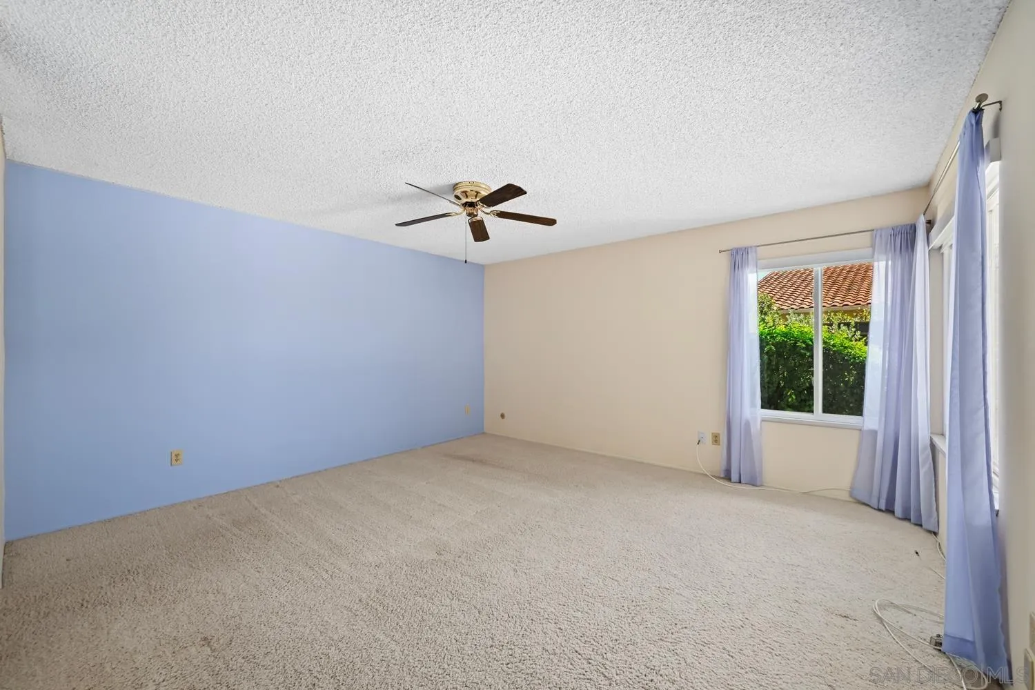 https://cdn.realtyfeed.com/cdn/127/260014302/607b945140d8f9d469854bbbb149e17e.webp