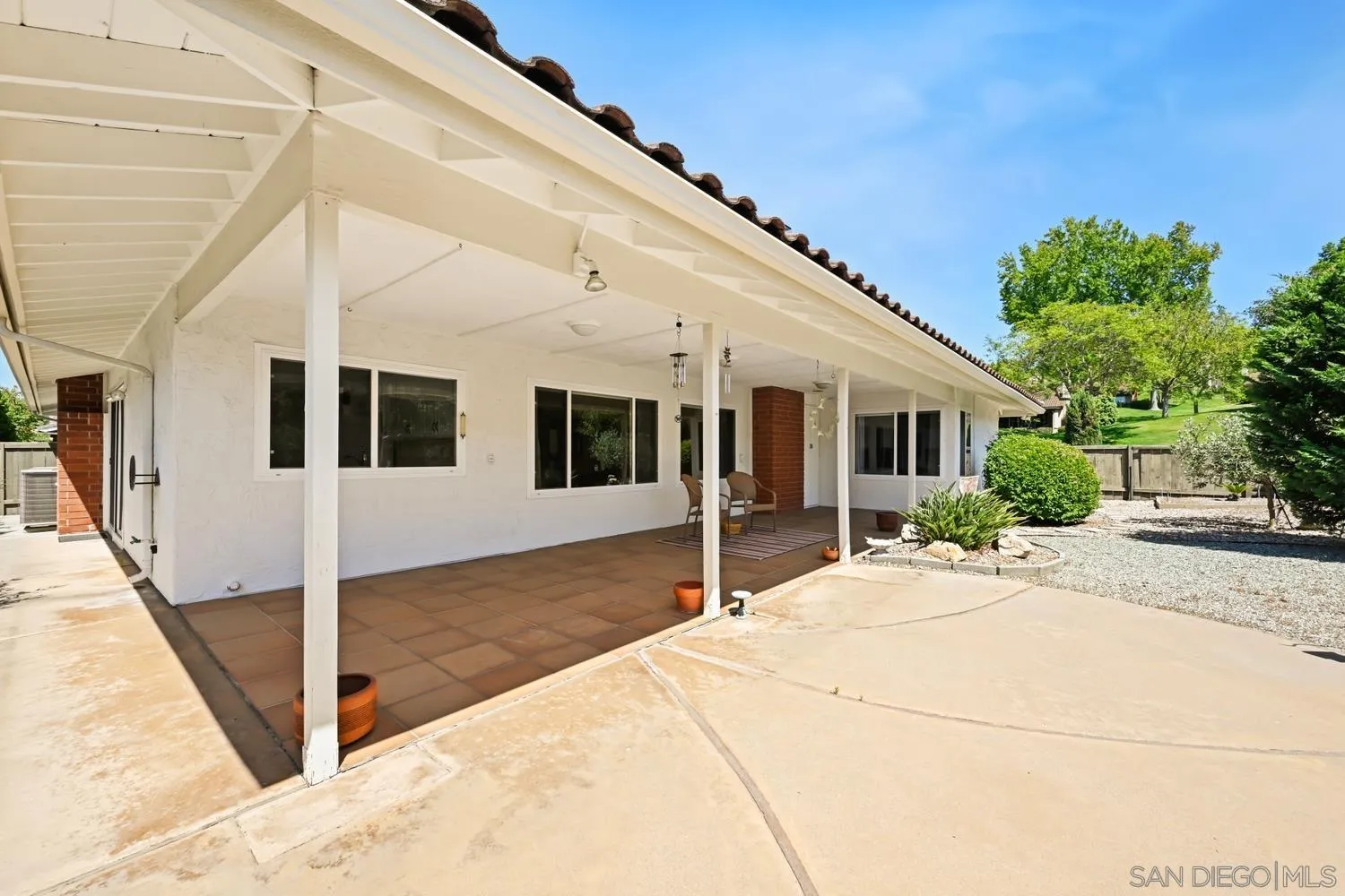 https://cdn.realtyfeed.com/cdn/127/260014302/673f57264ee79ed4644149a1cd837f6d.webp