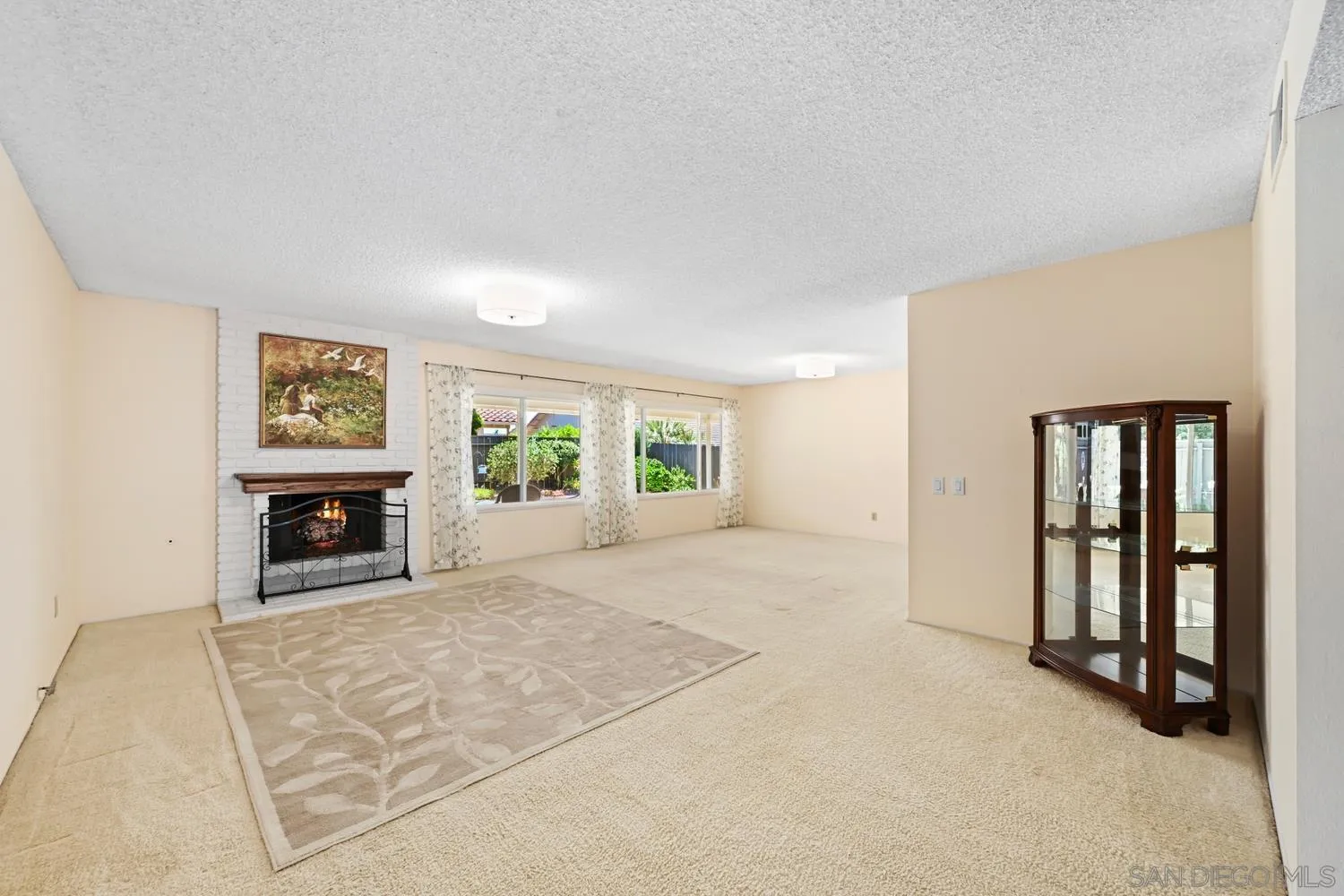 https://cdn.realtyfeed.com/cdn/127/260014302/75f530b9197ccaee367a932cff855292.webp