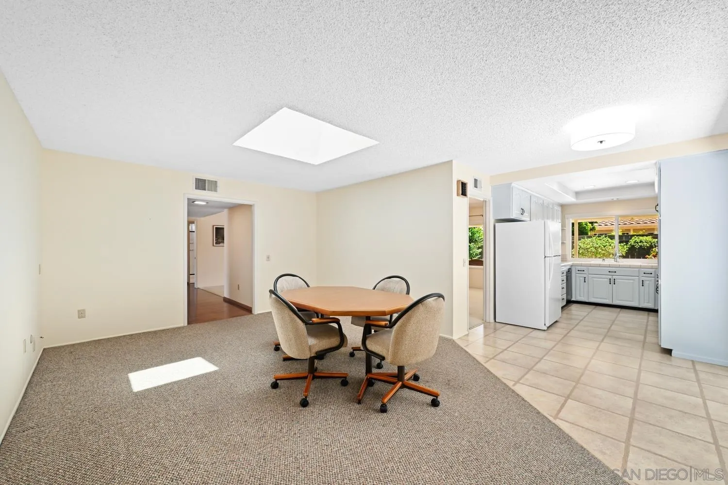 https://cdn.realtyfeed.com/cdn/127/260014302/bc3a1145d314d0660ce2d263dcbc10cf.webp