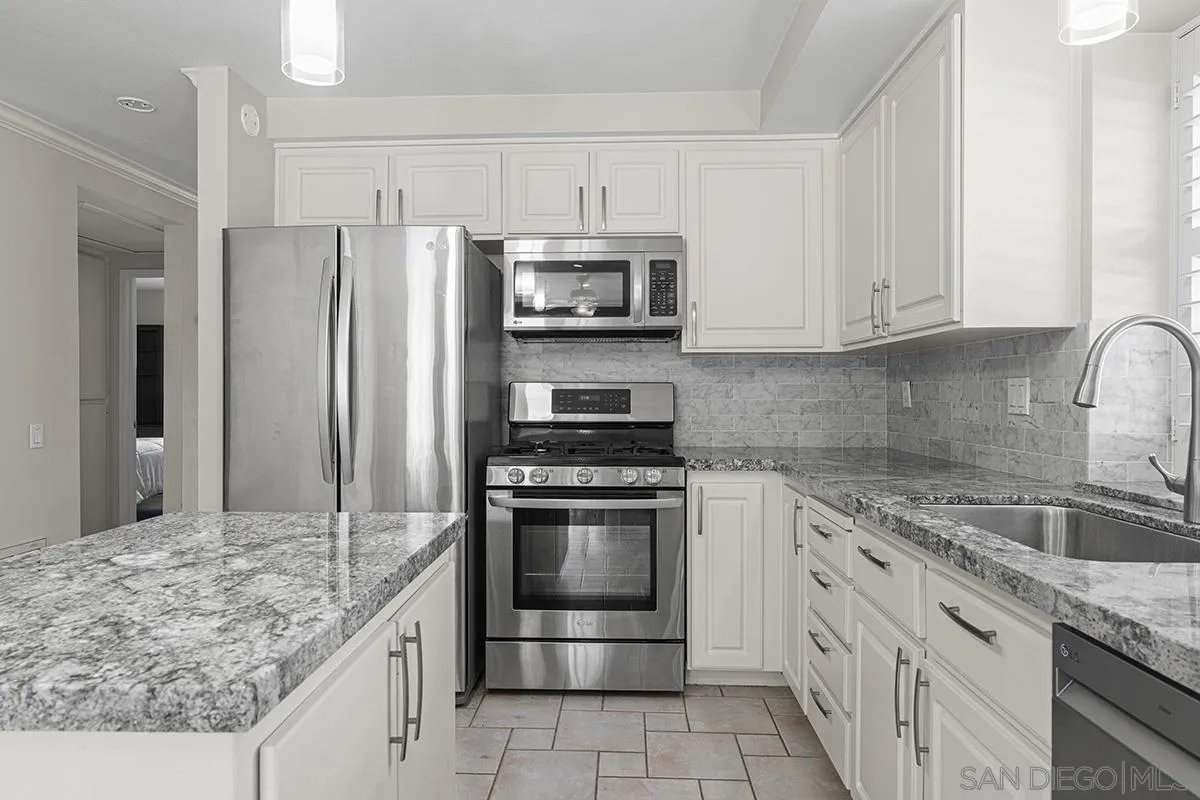 https://cdn.realtyfeed.com/cdn/127/260014303/6bc9b51c5c70ef4625bc660b142ef88b.webp