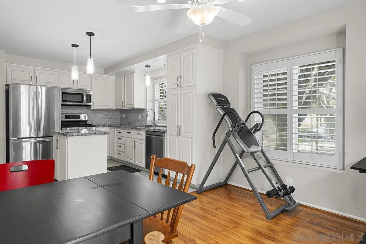 https://cdn.realtyfeed.com/cdn/127/260014303/94640b9600ee928037c7a9db93cca1eb.webp