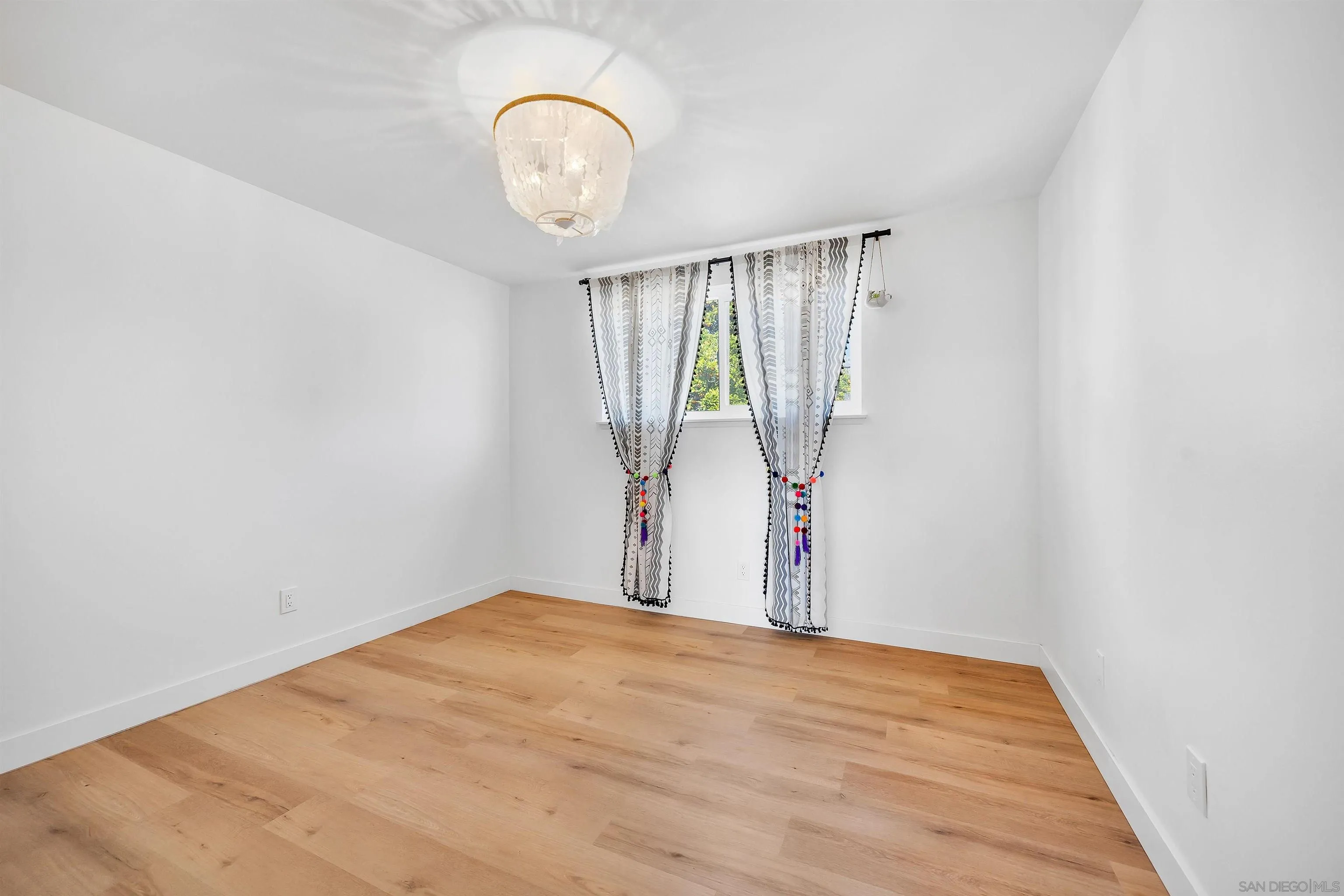 https://cdn.realtyfeed.com/cdn/127/260014304/2dae877f1ae69943ee0556afadd42b91.webp