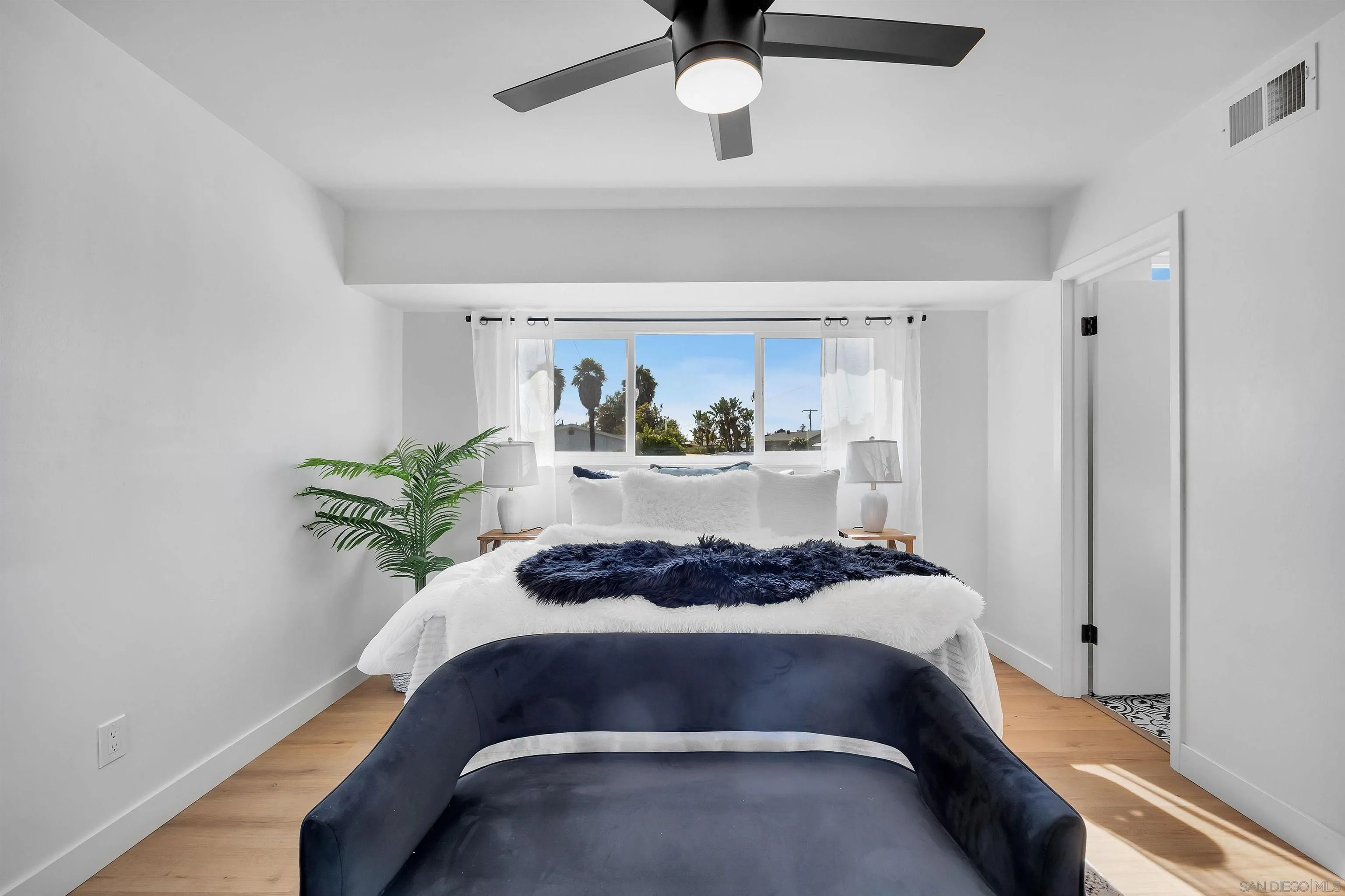 https://cdn.realtyfeed.com/cdn/127/260014304/316e13bca46046cadb0cf7f9afda7ad4.webp