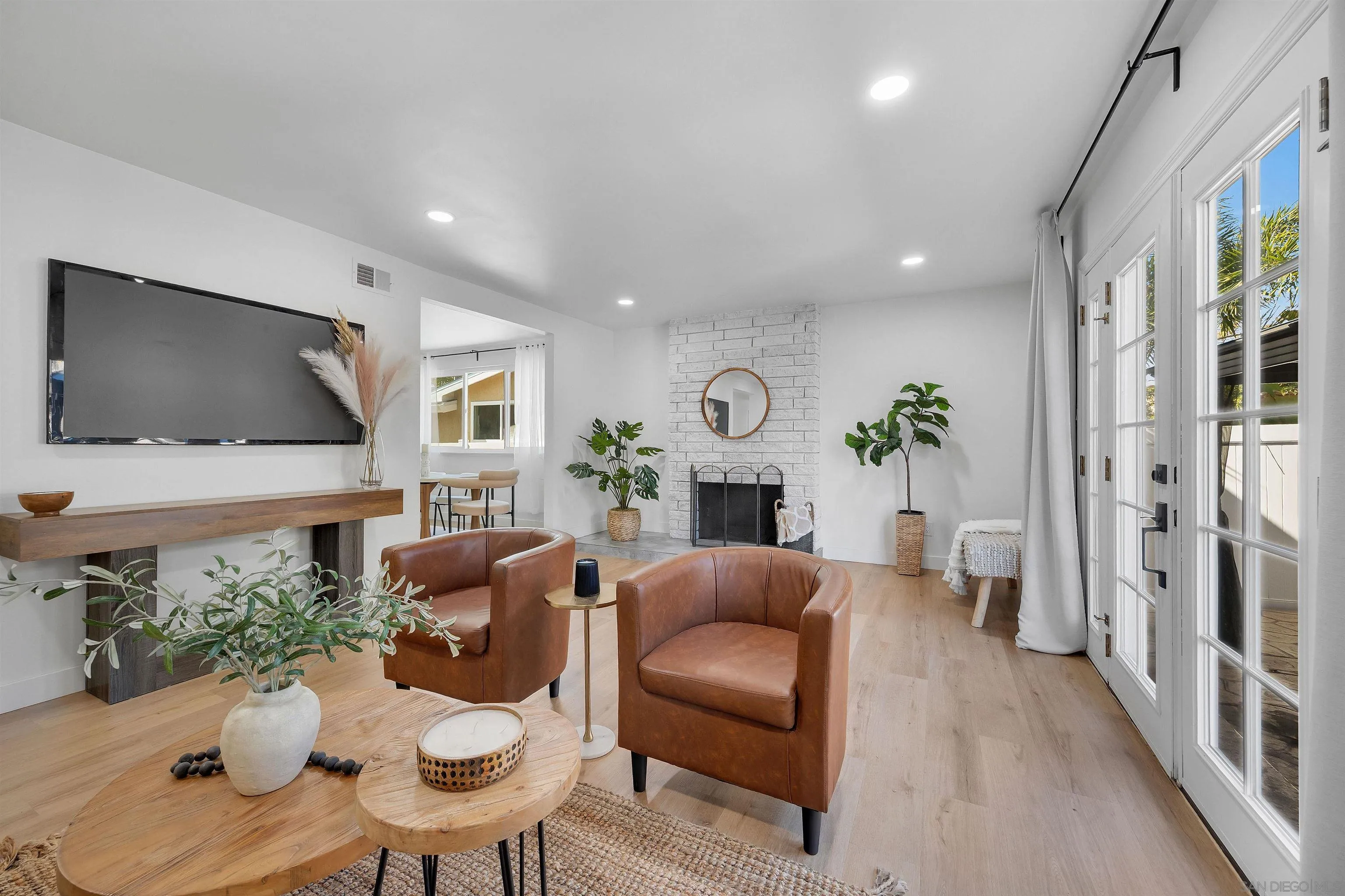 https://cdn.realtyfeed.com/cdn/127/260014304/84828abdb72450aed9e6a73255828efb.webp