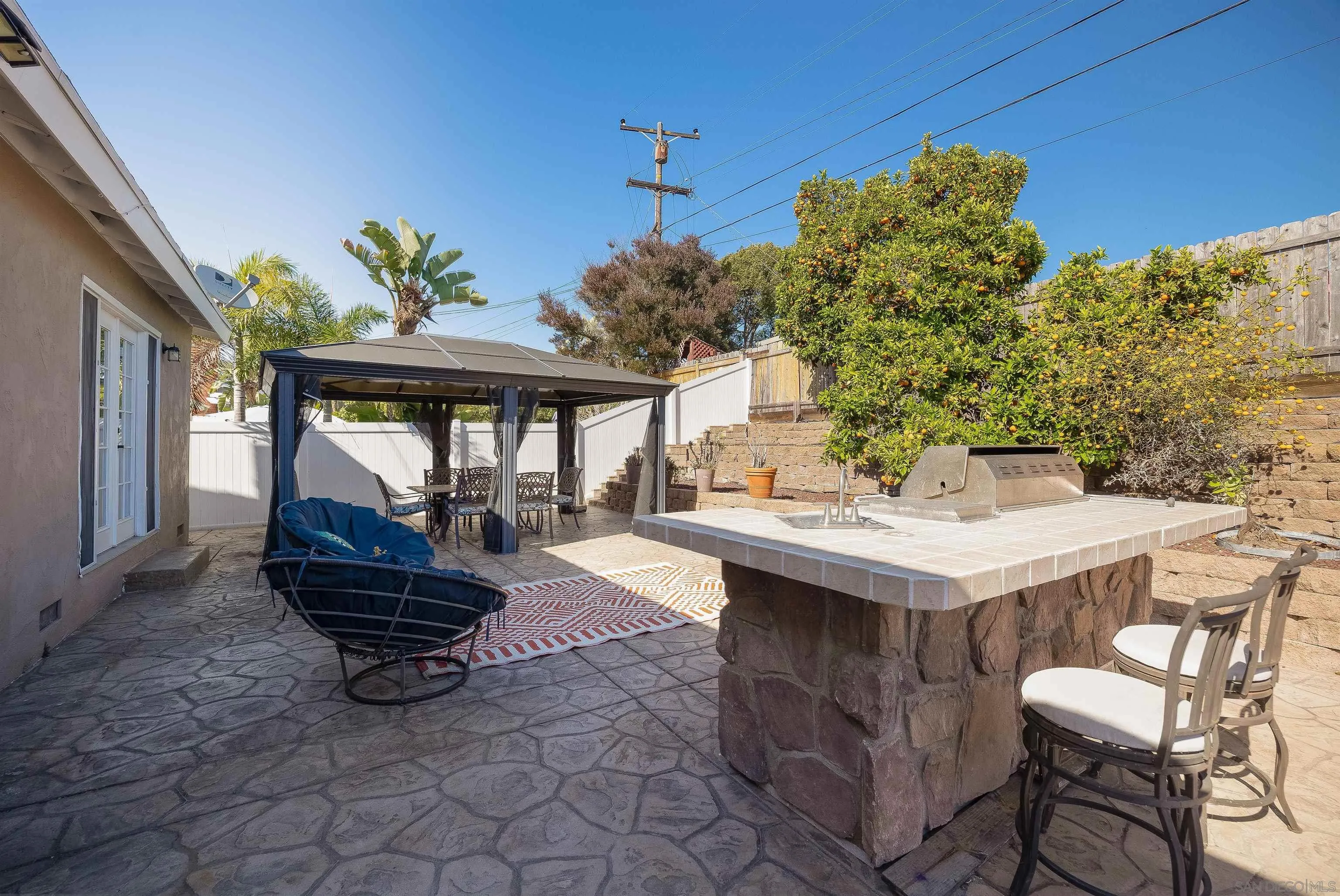 https://cdn.realtyfeed.com/cdn/127/260014304/8739911d8f7c3c9be19fe5f1a887fe86.webp