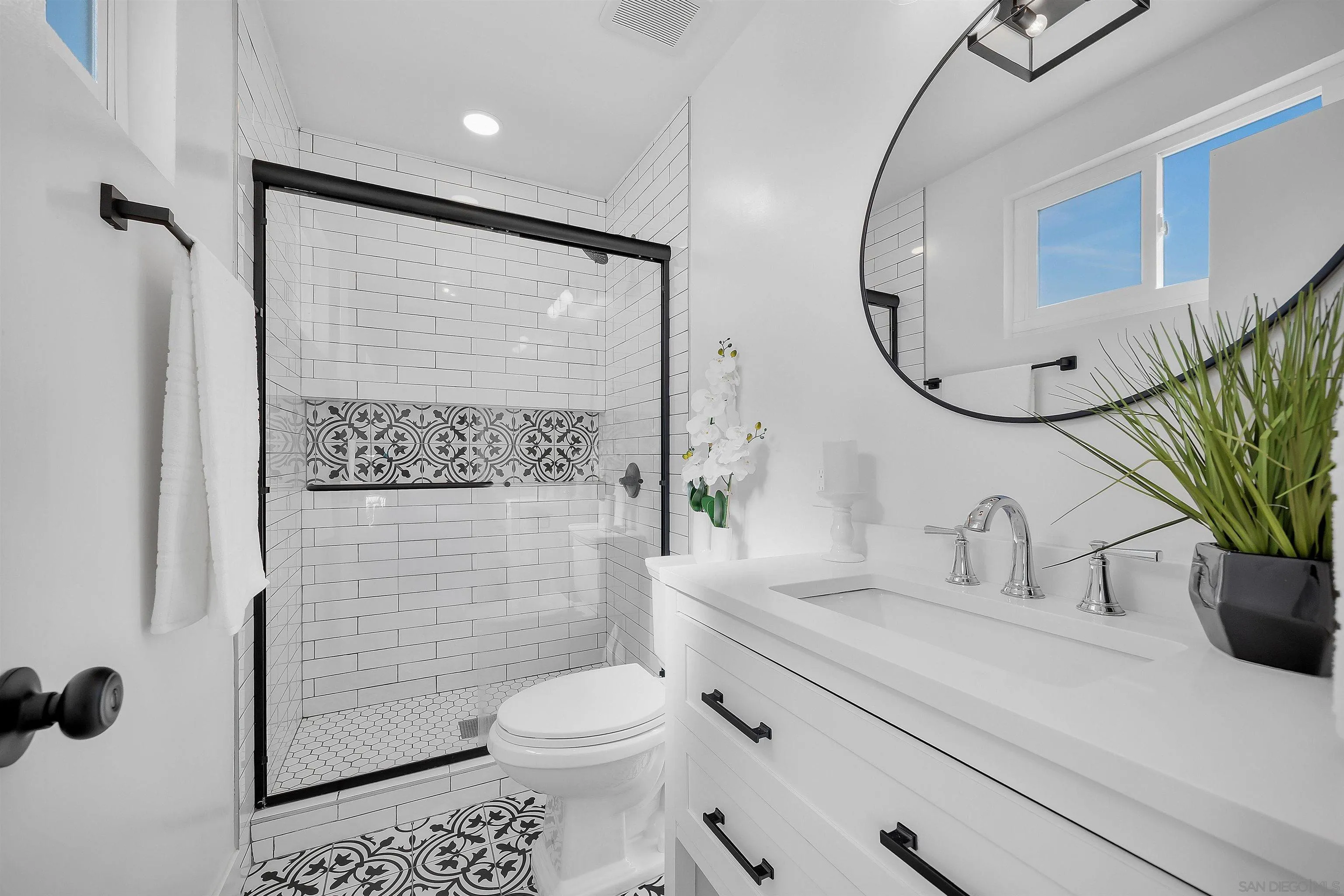 https://cdn.realtyfeed.com/cdn/127/260014304/8f600a5219d85aea11ef87842fbe3d70.webp
