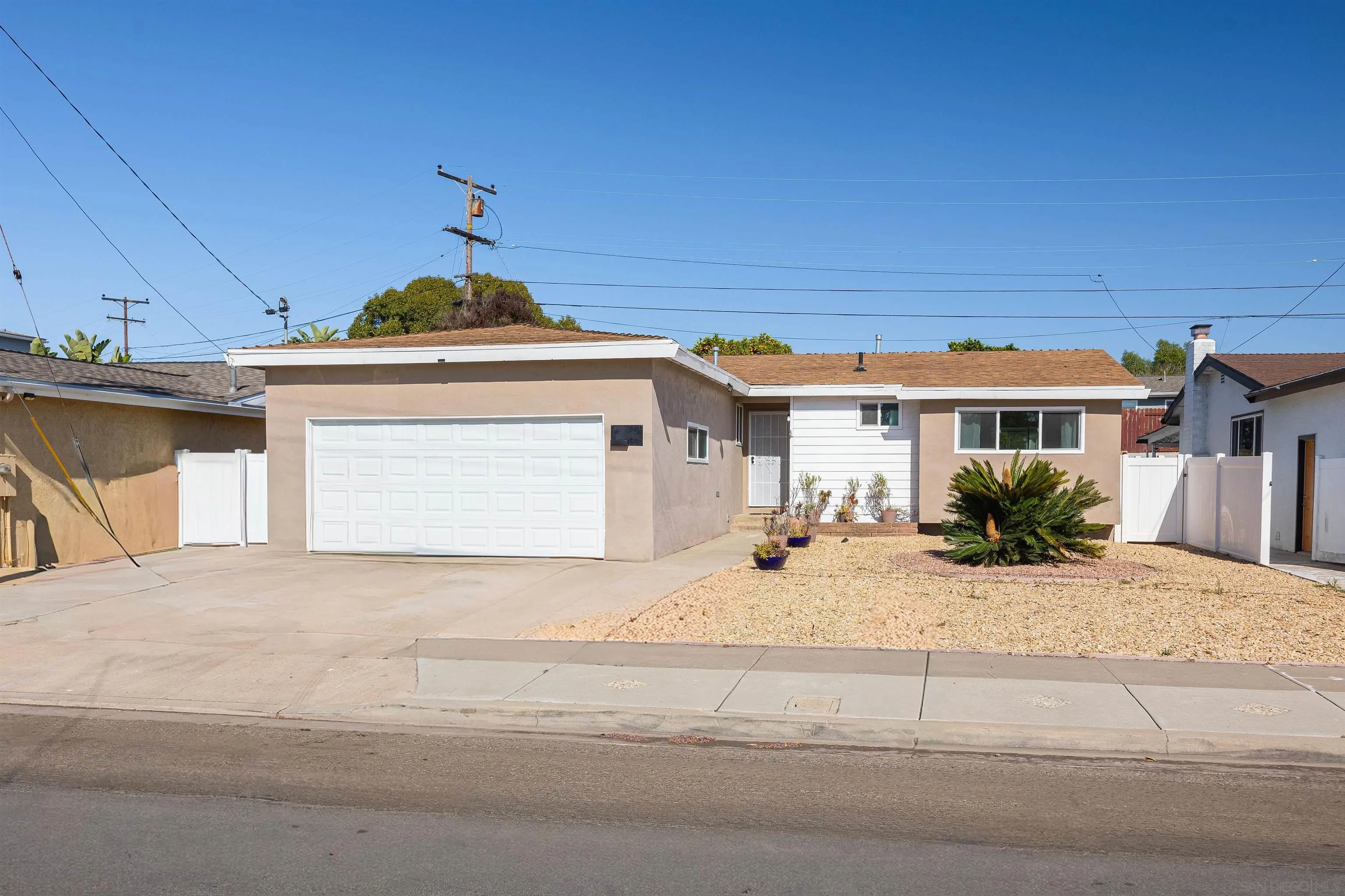 https://cdn.realtyfeed.com/cdn/127/260014304/e503d15038204eec3308c43f47111e28.webp