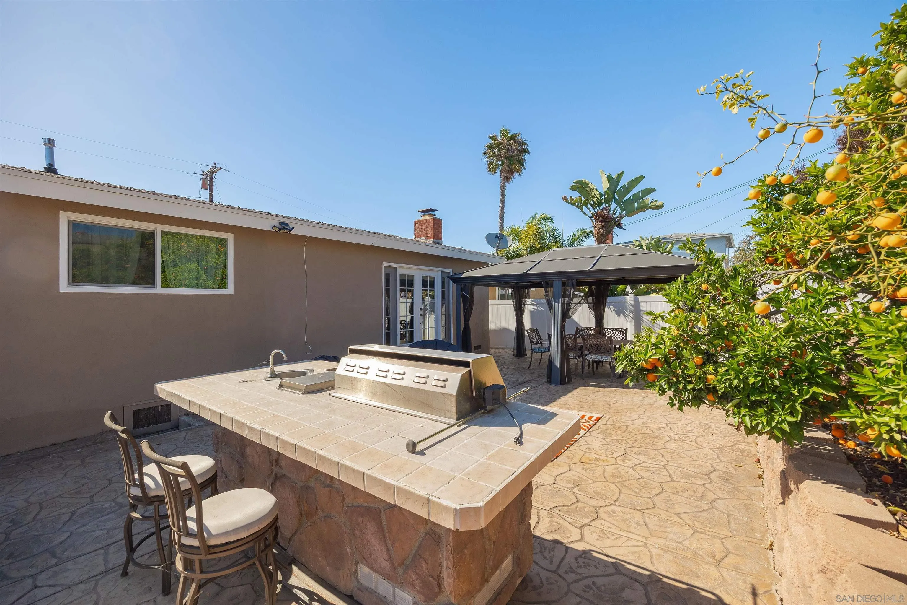 https://cdn.realtyfeed.com/cdn/127/260014304/e5e8558dc10a14625d36aef24f9425f5.webp