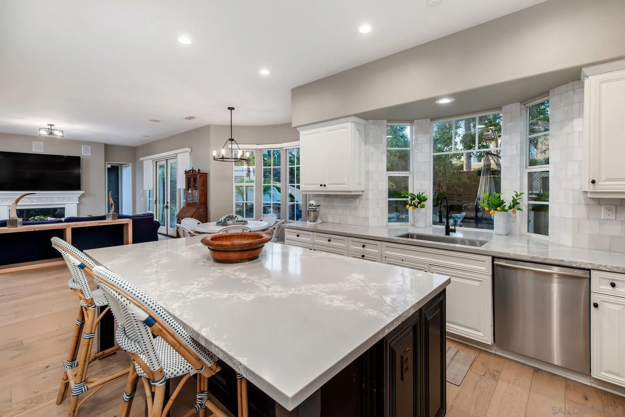 https://cdn.realtyfeed.com/cdn/127/260014305/1039875b35e932da6f11bcf10a7501c3.webp