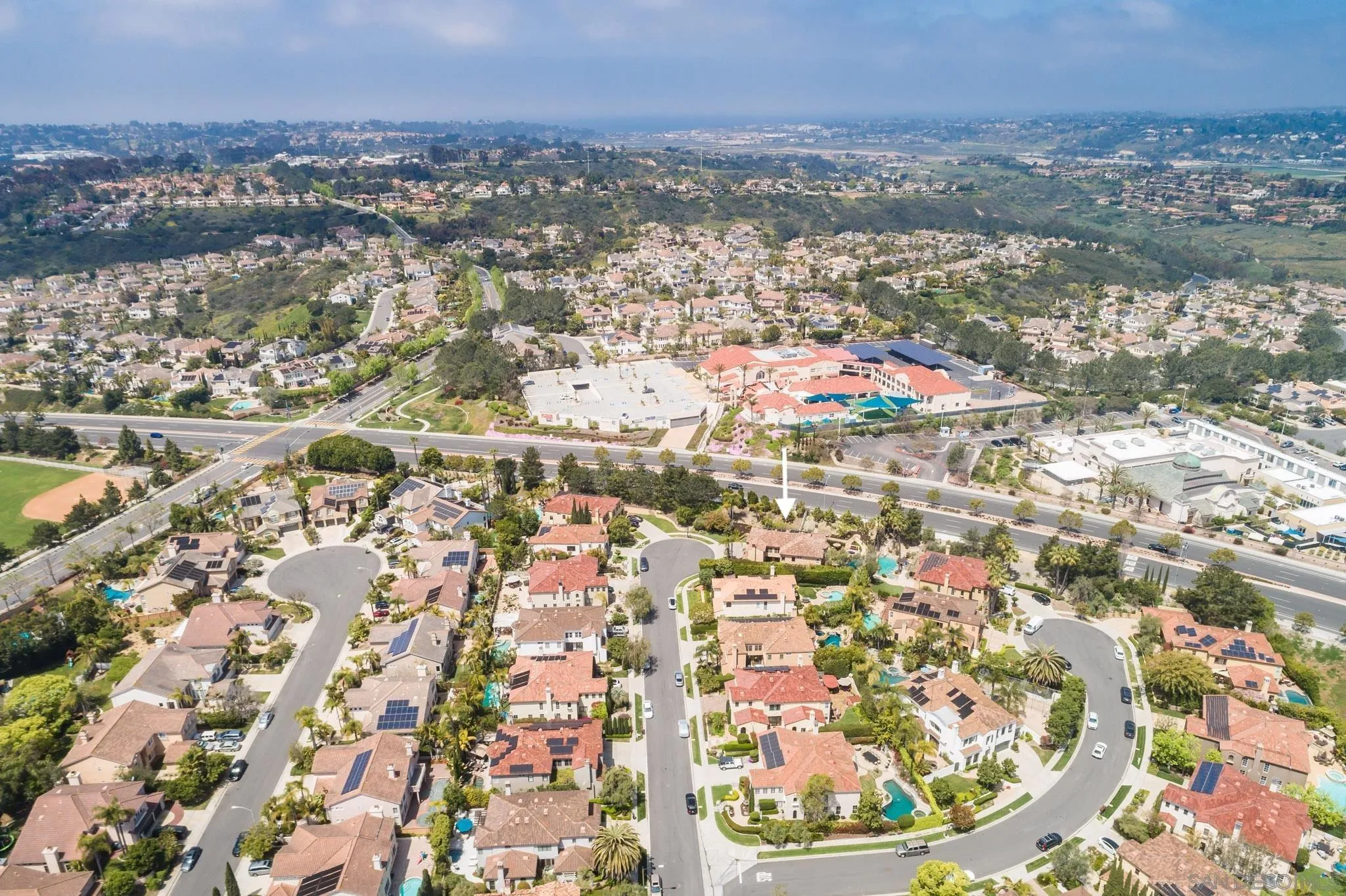 https://cdn.realtyfeed.com/cdn/127/260014305/42e1d6636bb8f514bd8e246d167aced8.webp