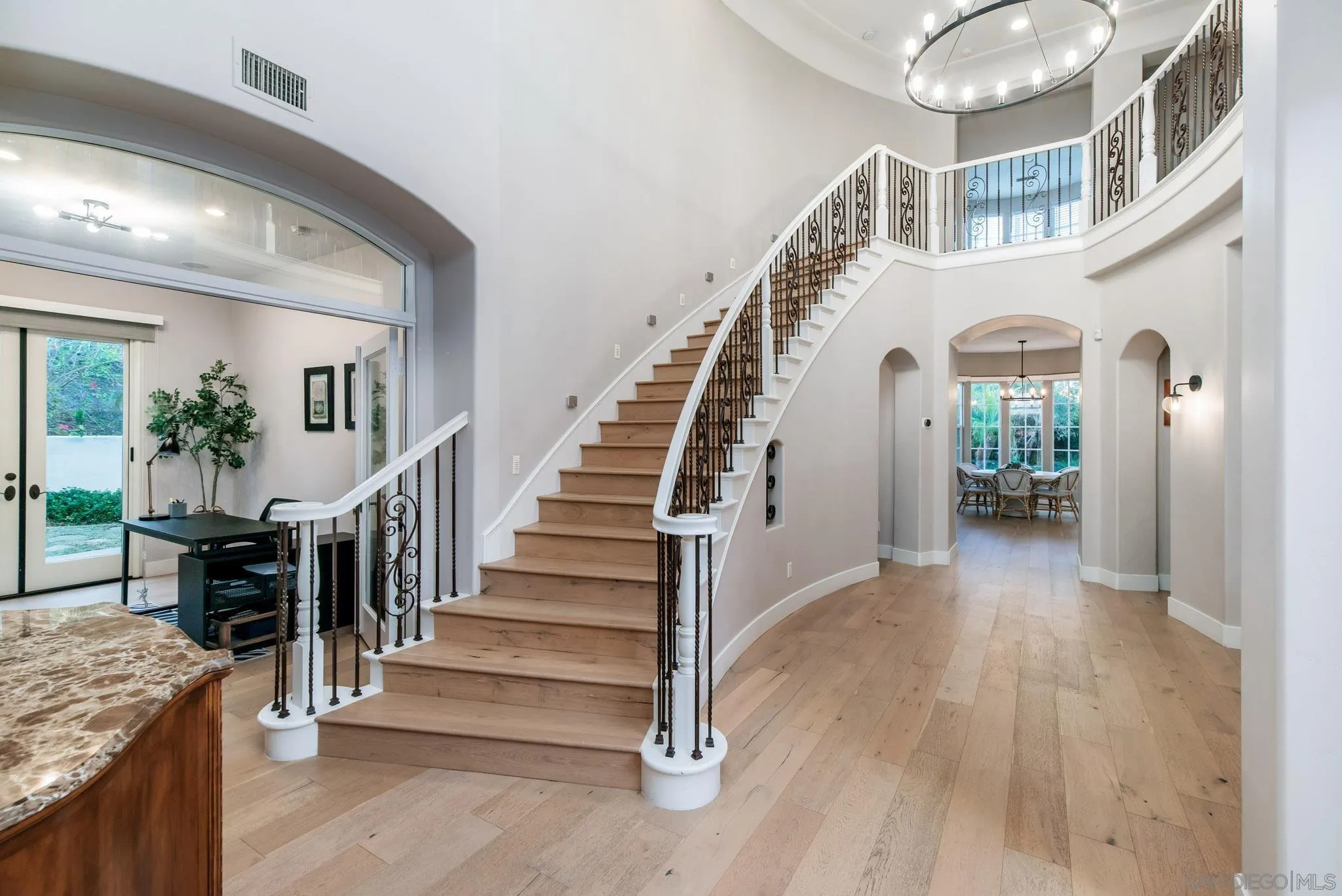 https://cdn.realtyfeed.com/cdn/127/260014305/585ee3cf759a7c2c848d59a26c15a759.webp