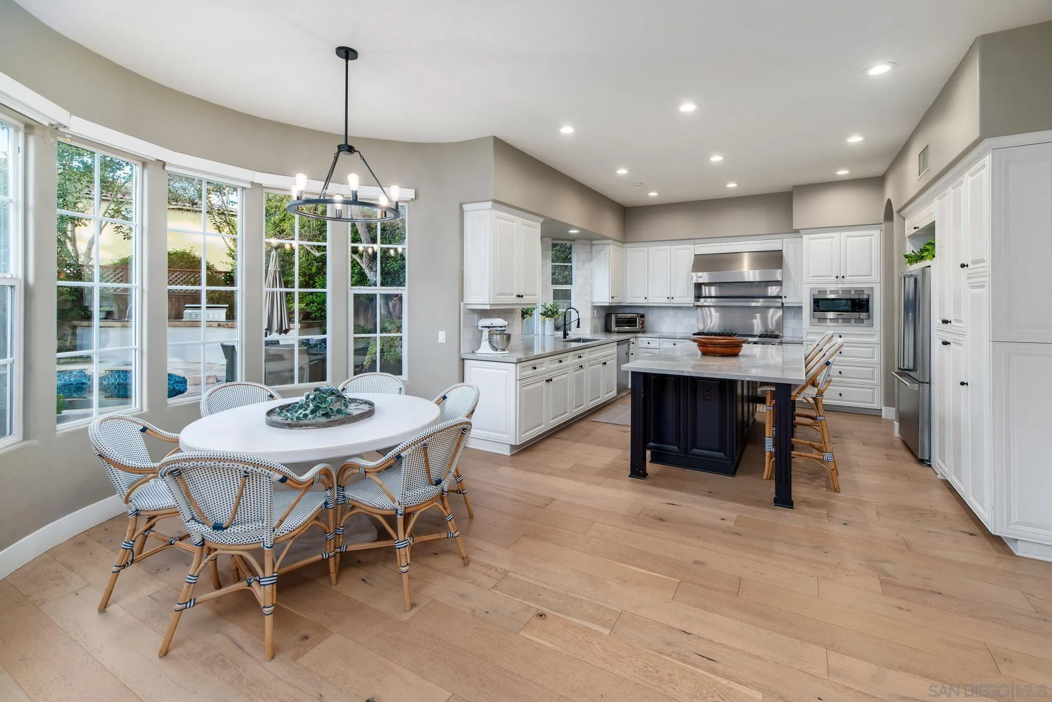https://cdn.realtyfeed.com/cdn/127/260014305/b27aa68f848994c85da669745575f687.webp
