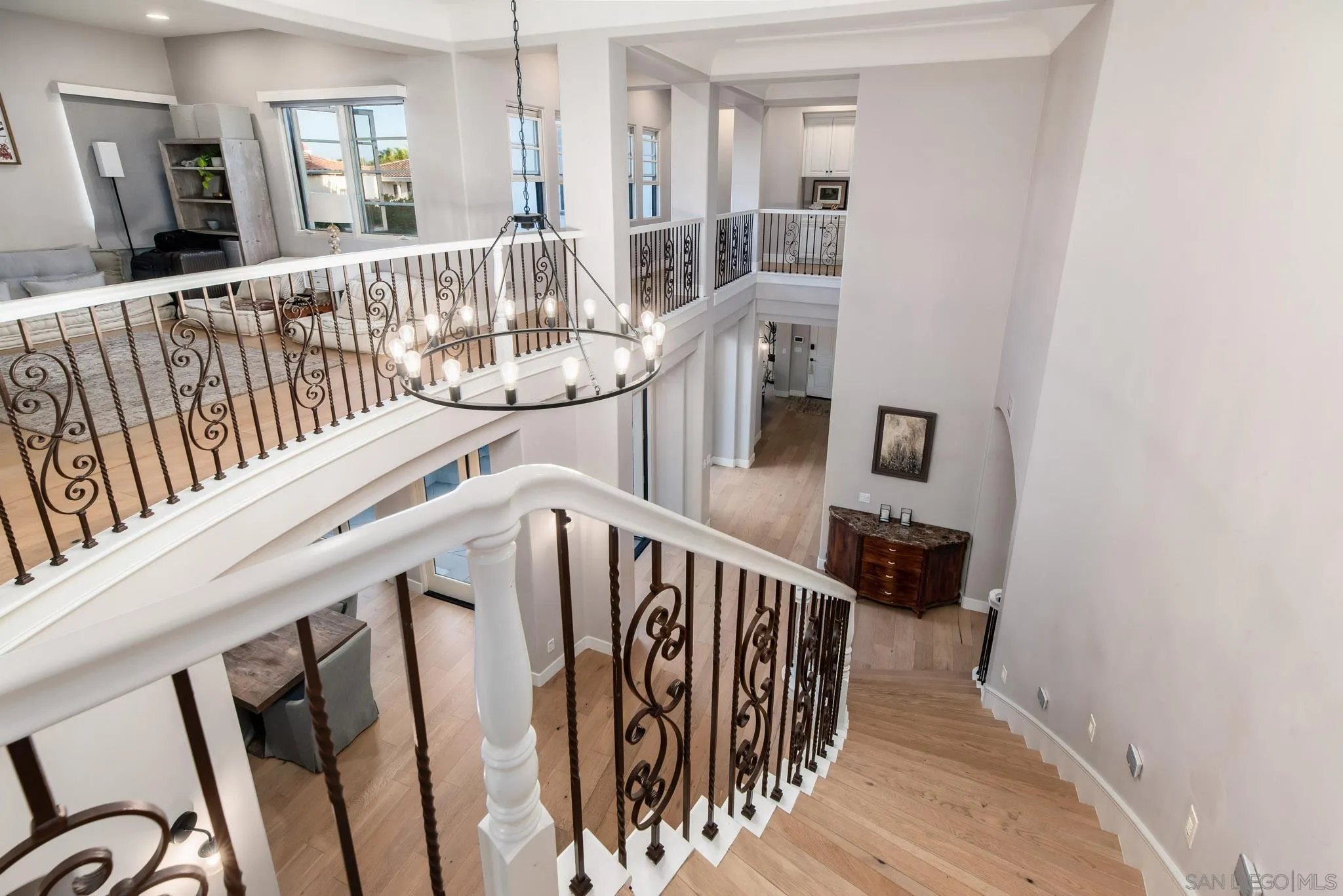 https://cdn.realtyfeed.com/cdn/127/260014305/bb237880f11e3a1683eed01f933eab2c.webp