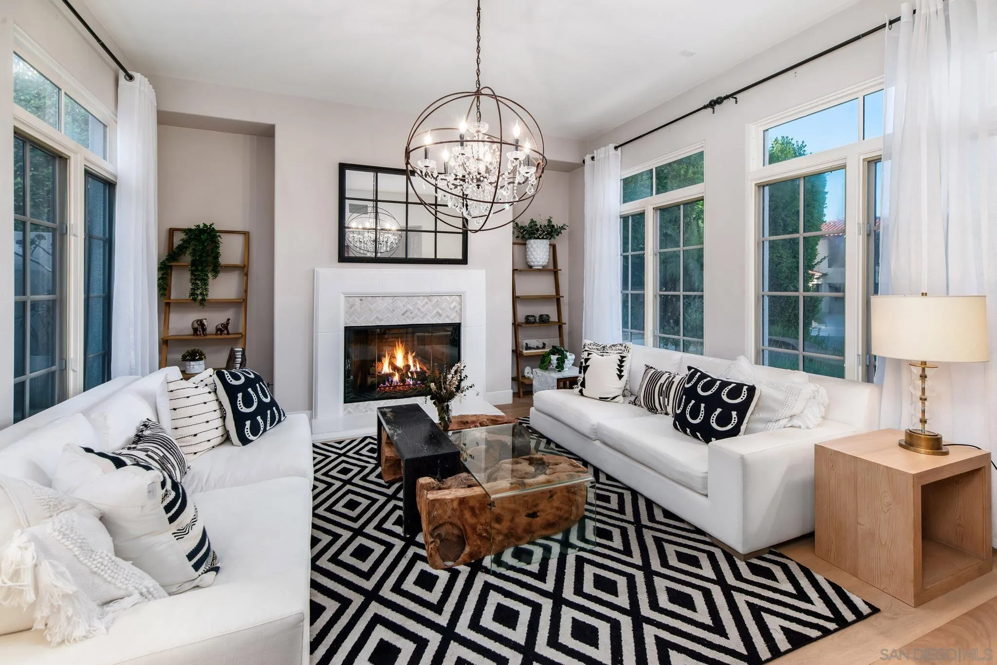 https://cdn.realtyfeed.com/cdn/127/260014305/bea4e0a79b7d9d482889188f3d22e1d1.webp