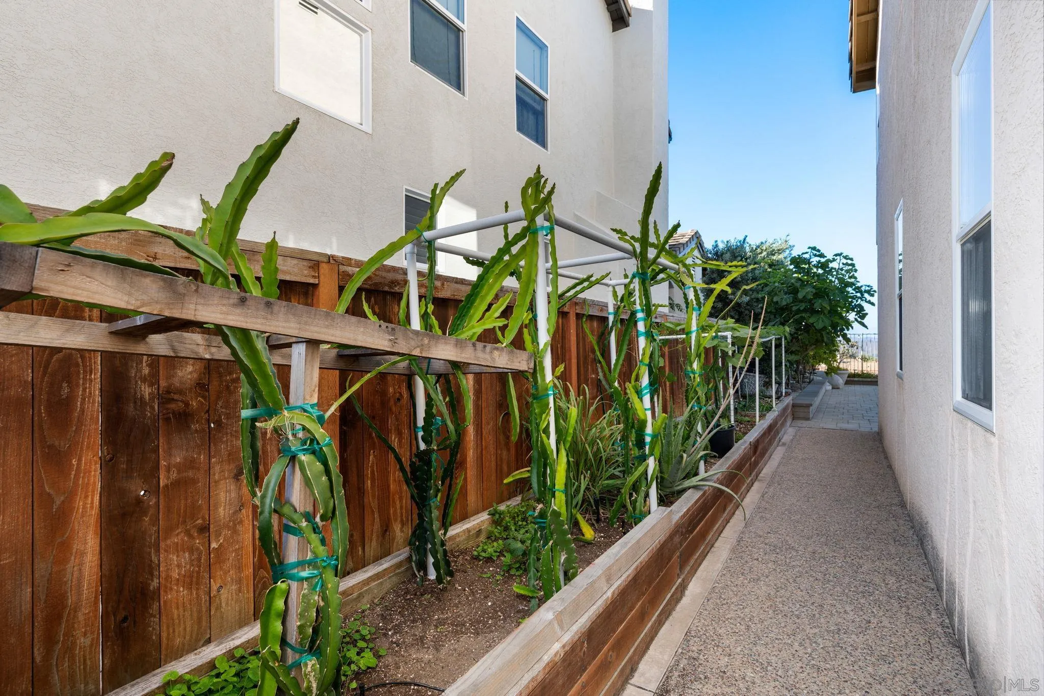 https://cdn.realtyfeed.com/cdn/127/260014308/39b00d87bdba6b46874b498c13582b97.webp