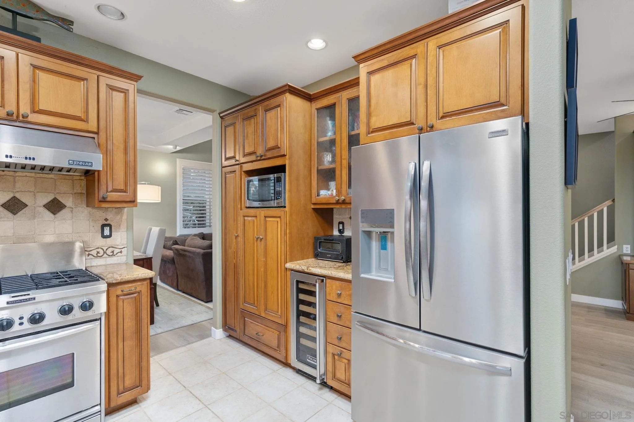 https://cdn.realtyfeed.com/cdn/127/260014308/5c7bd5213d78810bfd2eeeeeeec2f0b3.webp